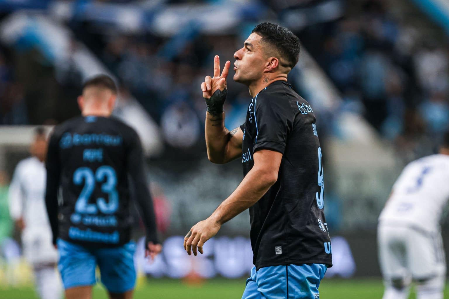 &ldquo;Pai do Cruzeiro&rdquo;: Luis Su&aacute;rez encerra jejum e comanda vit&oacute;ria do Gr&ecirc;mio sobre a Raposa