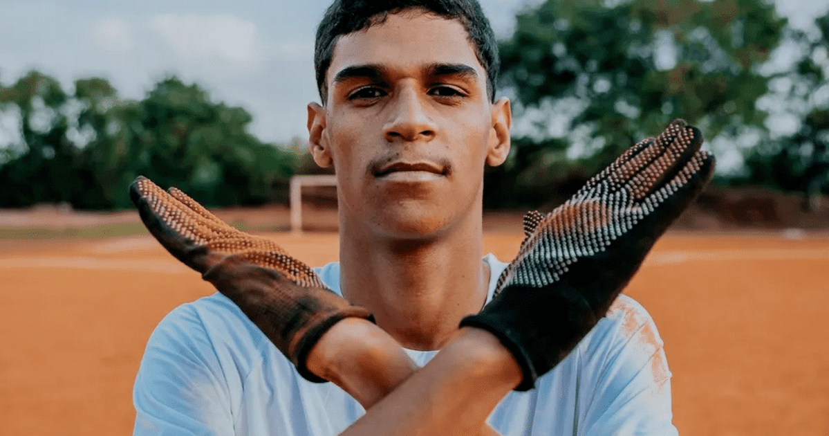 Luva de Pedreiro anuncia que será pai e confirma homenagem: “Cristiano Ronaldo Jr vem aí”