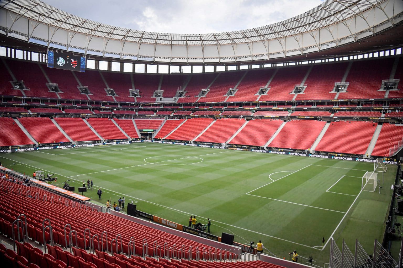 Flamengo solicita mudan&ccedil;a e jogo contra o Santos ser&aacute; no Man&eacute; Garrincha