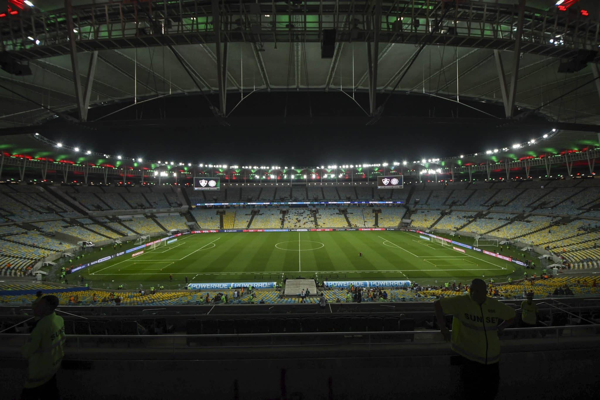 Fluminense &eacute; multado pela Conmebol por gramado do Maracan&atilde; na Libertadores