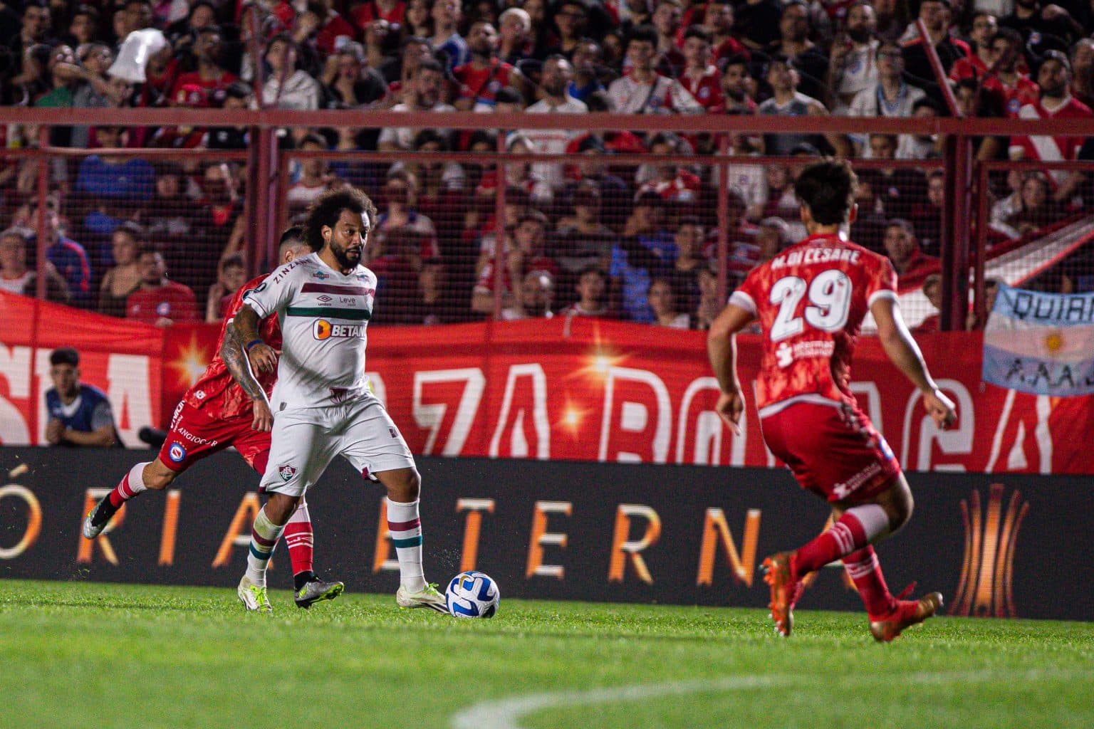 Fluminense: les&atilde;o assustadora de argentino gera onda de apoio nas redes