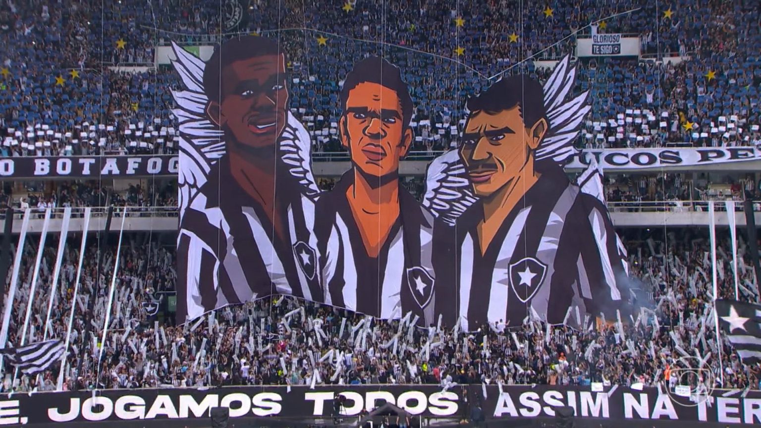 Torcida do Botafogo faz mosaico incr&iacute;vel em homenagem a &iacute;dolos do clube