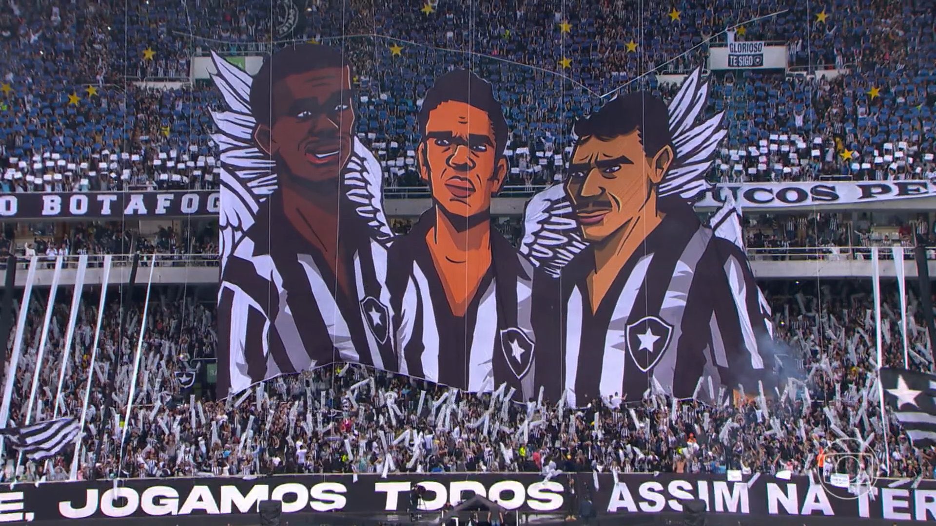 Torcida do Botafogo faz mosaico incr&iacute;vel em homenagem a &iacute;dolos do clube