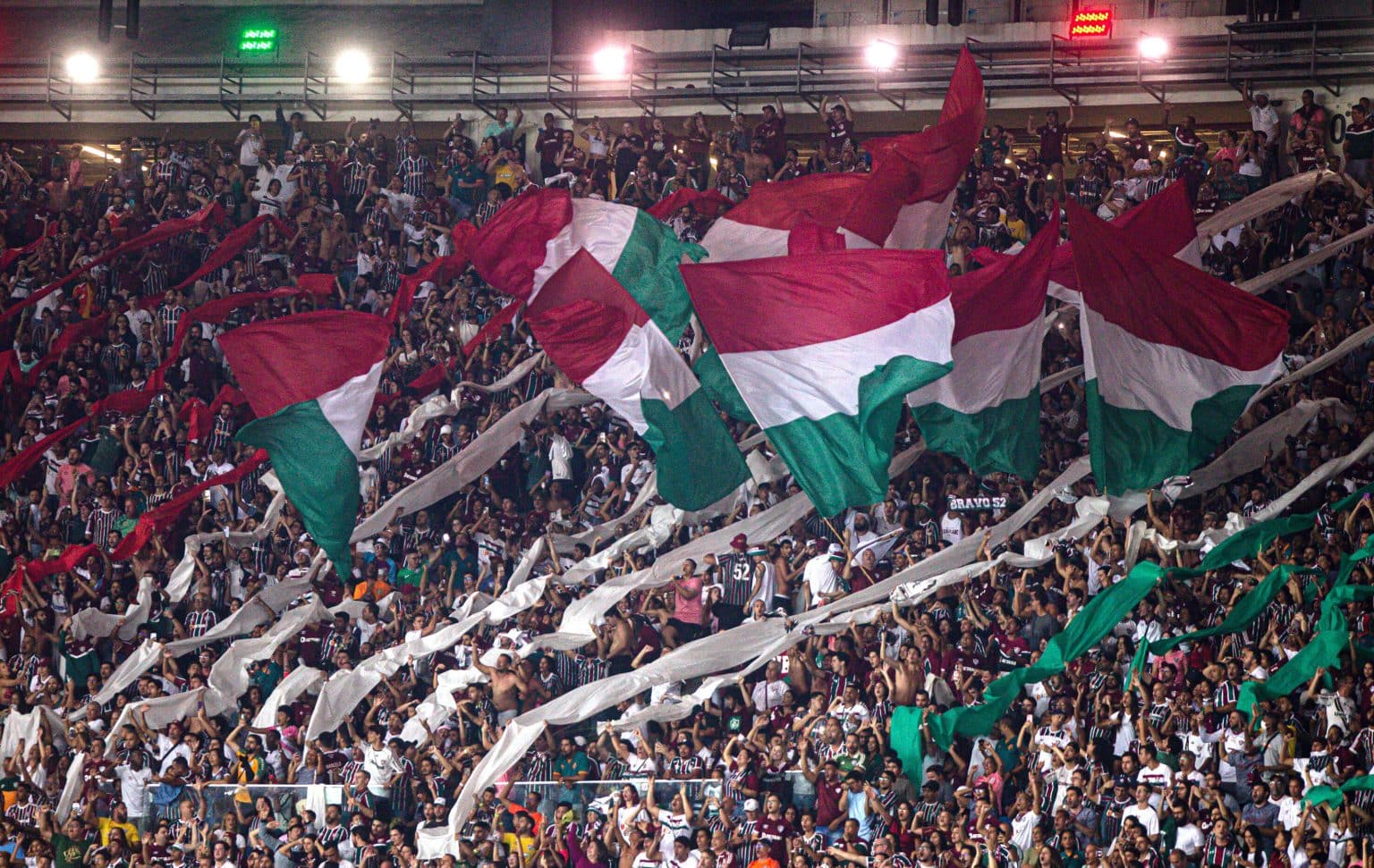 Proibido torcer? Fluminense reitera regras da Conmebol e revolta torcida