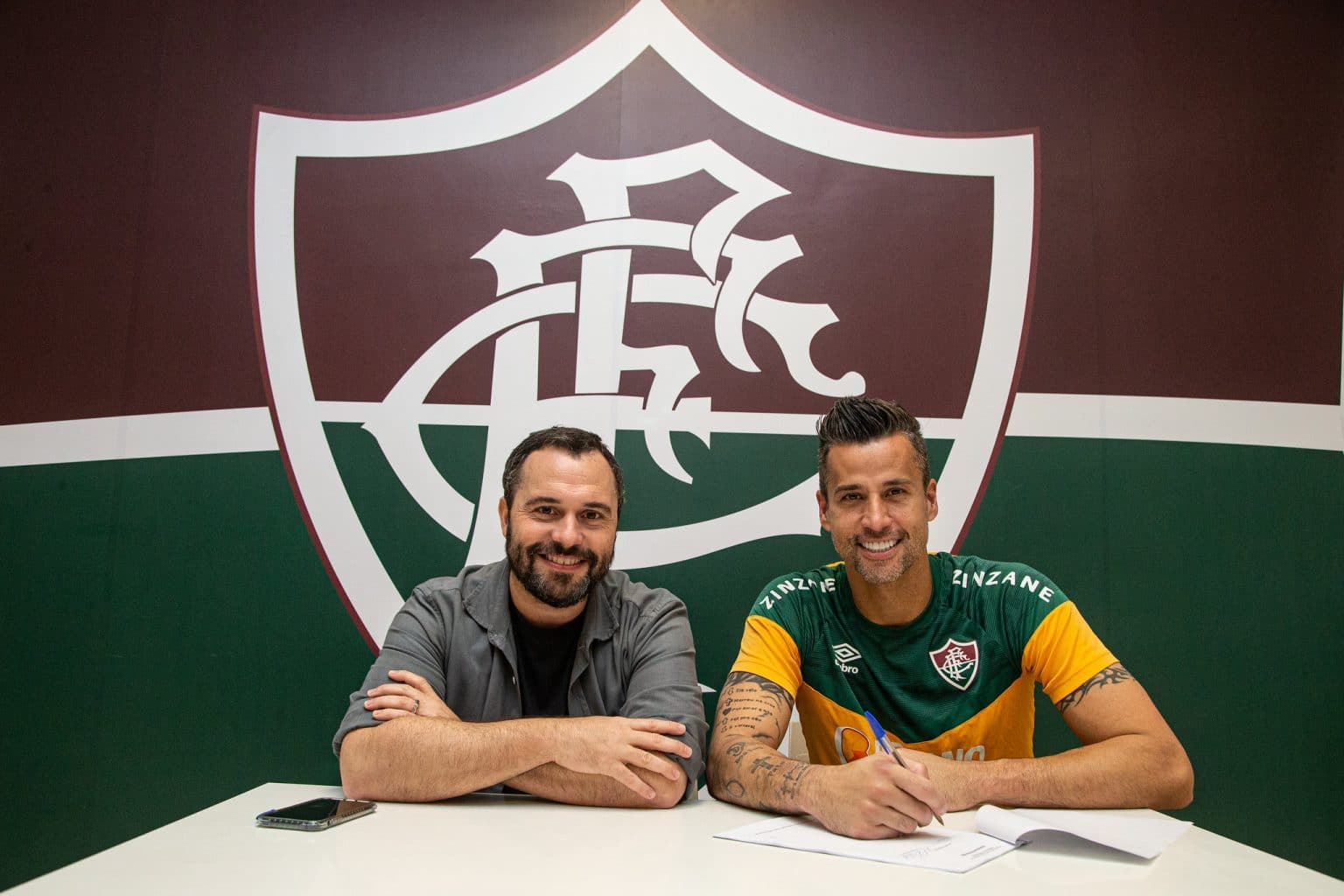 Fábio renova com o Fluminense até 2025
