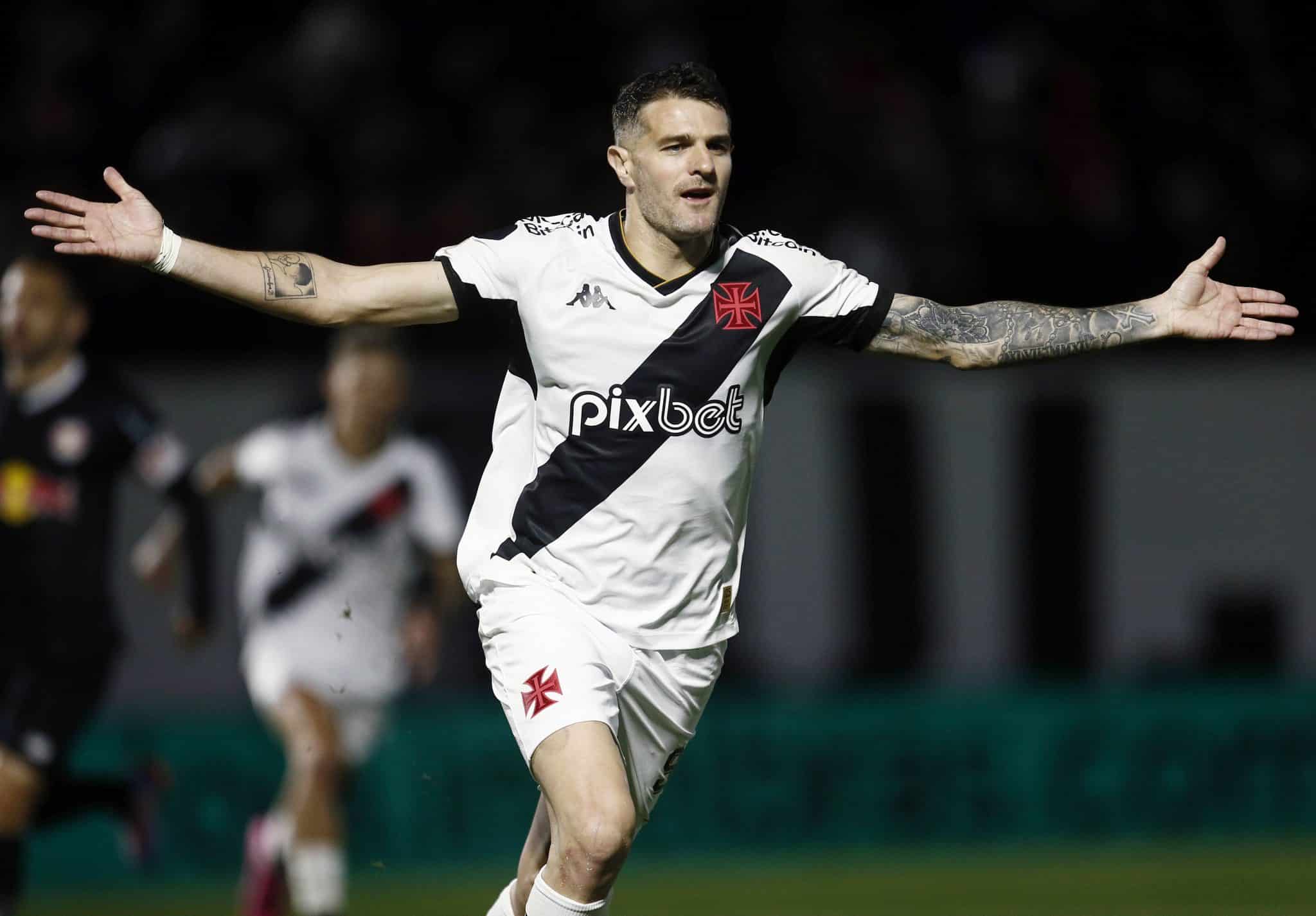 "Daronco é uma piada": torcedores do Vasco detonam árbitro em empate contra o Bragantino