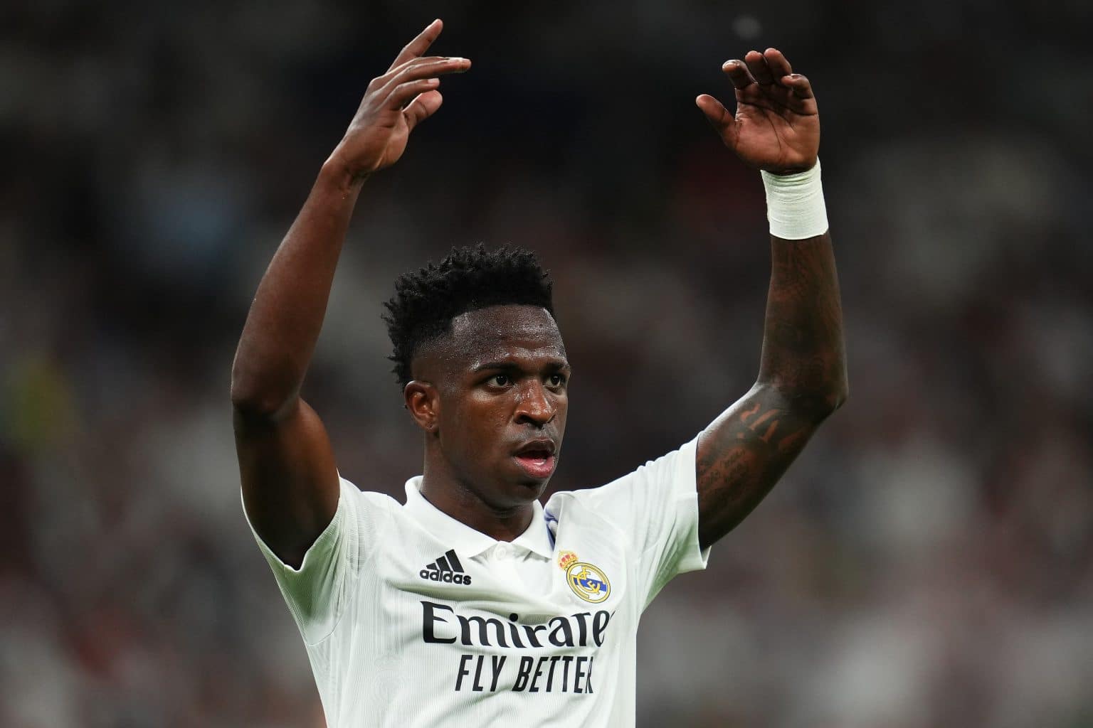 Vinicius Júnior fica fora dos melhores da Europa e causa revolta: ‘vergonha’