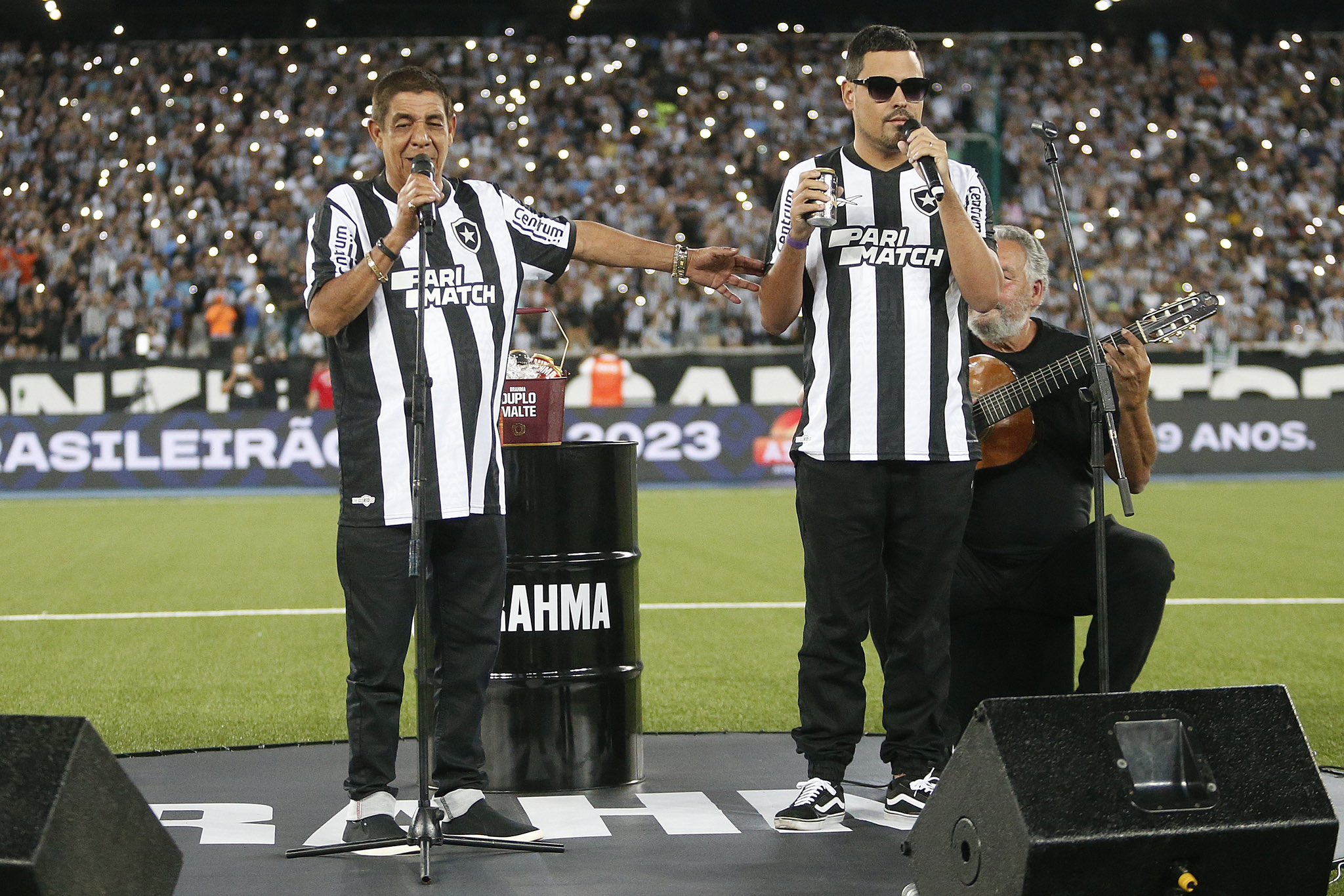 Botafogo: Zeca Pagodinho teve papel essencial na vit&oacute;ria do clube e explicamos o porqu&ecirc;
