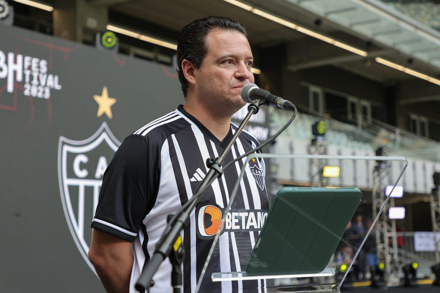 Acionista do Atl&eacute;tico-MG exalta elenco, projeta 2024 e diz que clube &lsquo;teve sorte&rsquo; com Felip&atilde;o