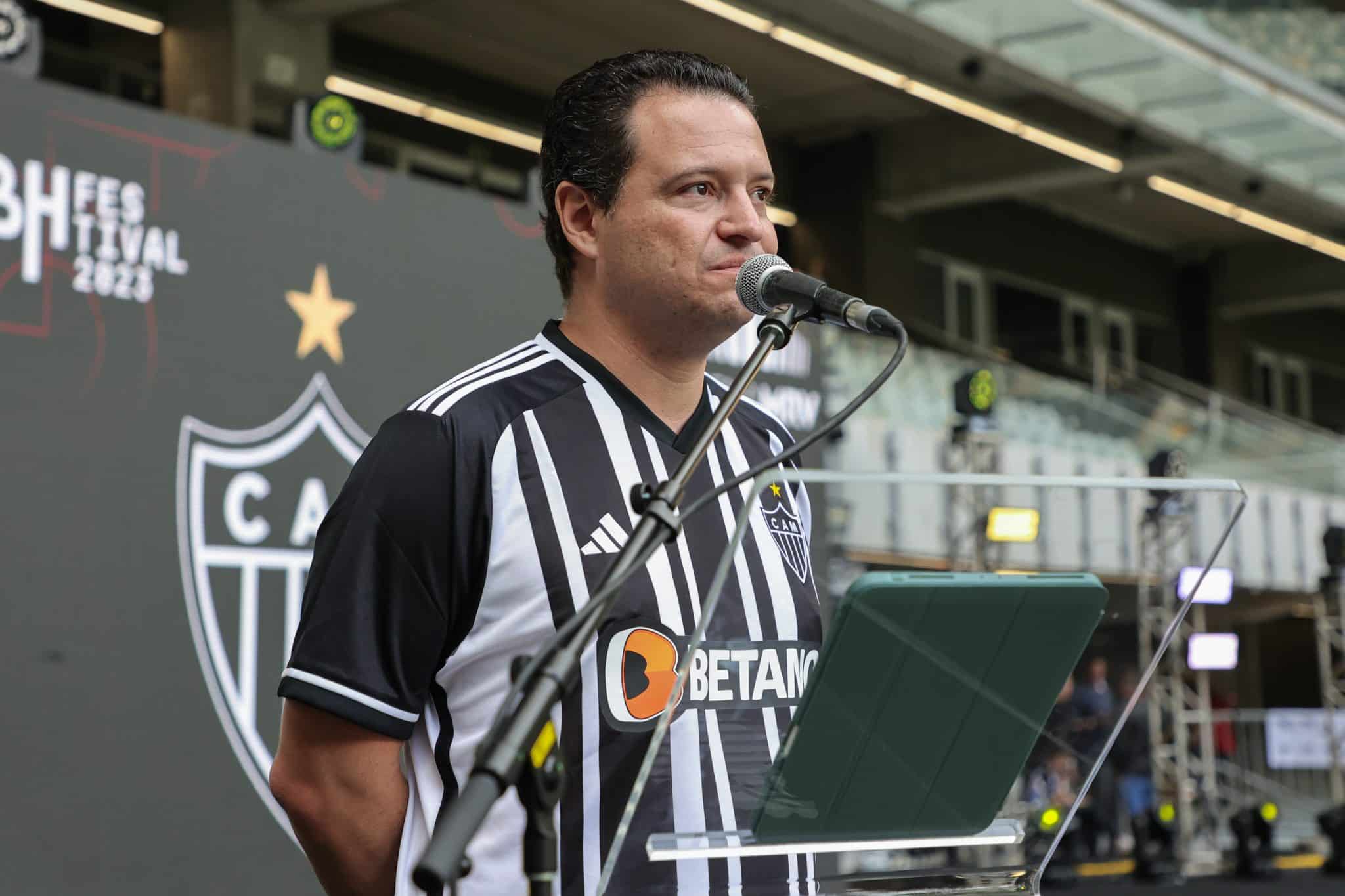 Acionista do Atl&eacute;tico-MG exalta elenco, projeta 2024 e diz que clube &lsquo;teve sorte&rsquo; com Felip&atilde;o