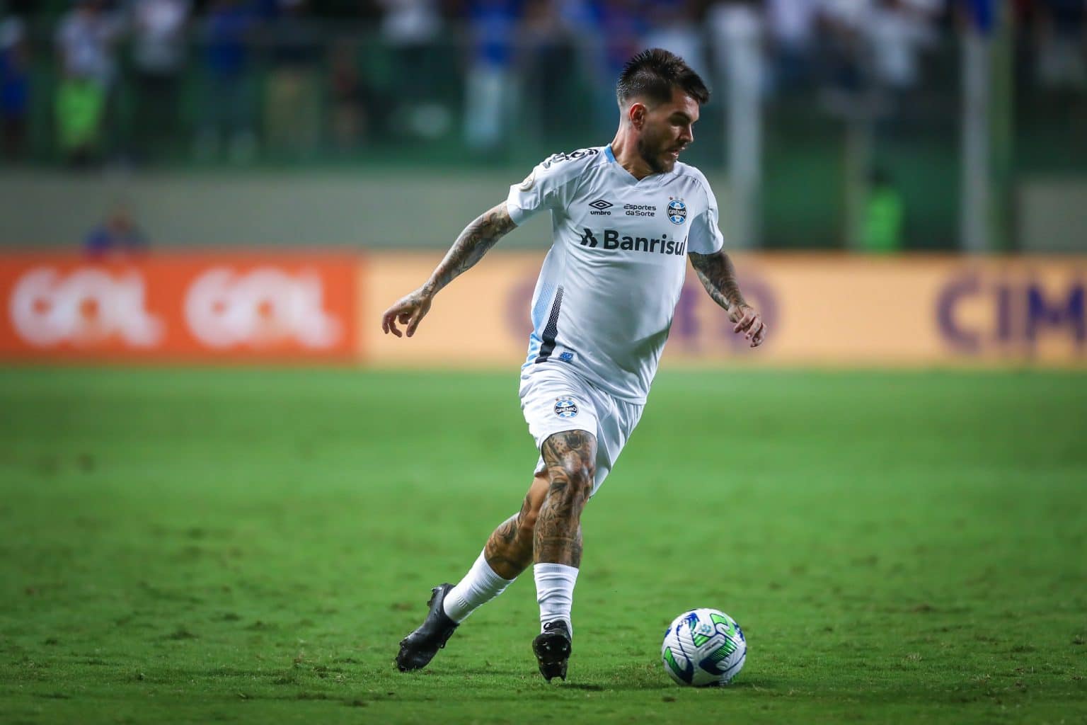 Gr&ecirc;mio: F&aacute;bio e Nathan s&atilde;o as novidades para enfrentar o Corinthians