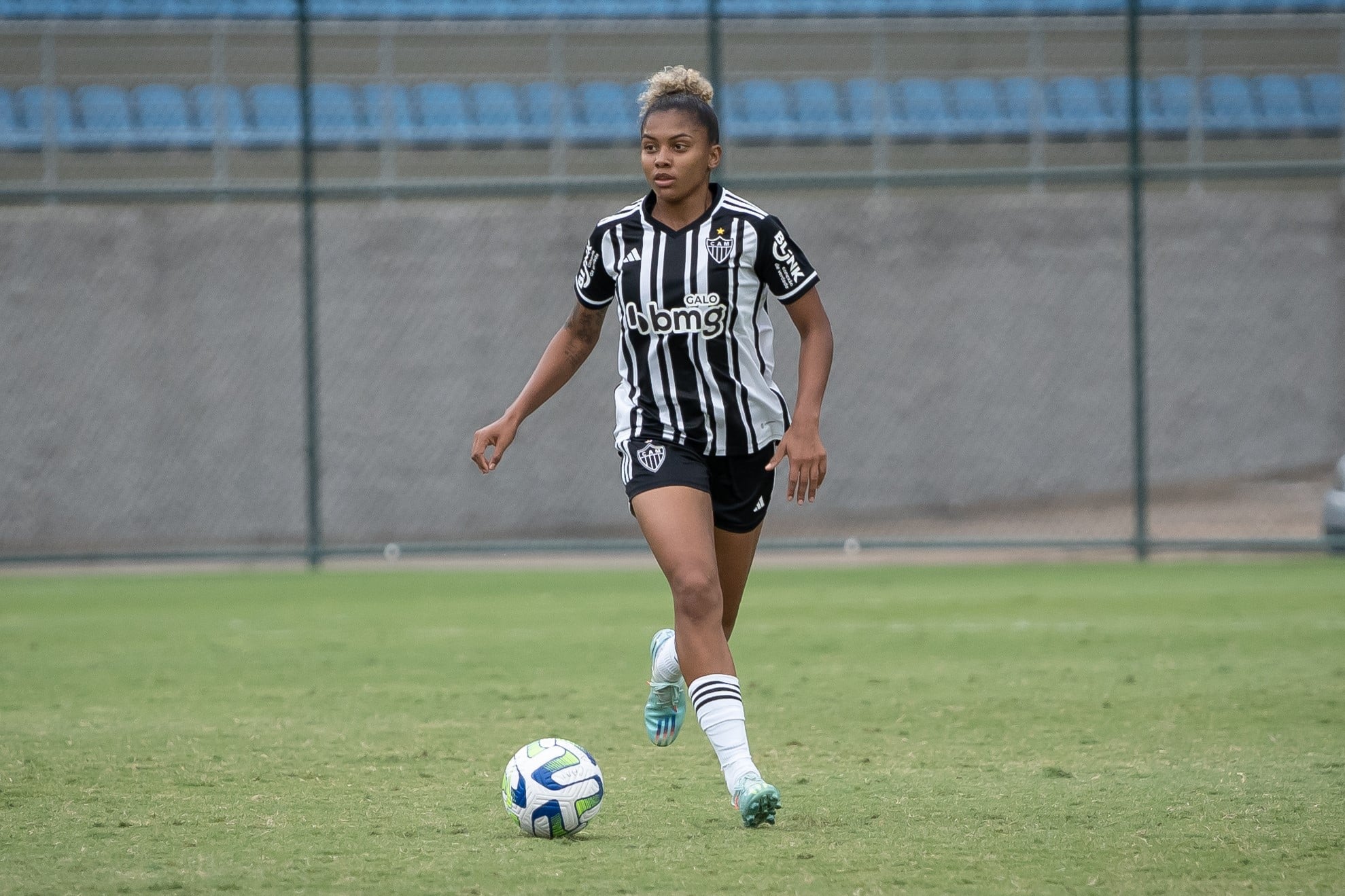 Atl&eacute;tico-MG realiza a primeira venda da hist&oacute;ria de seu futebol feminino