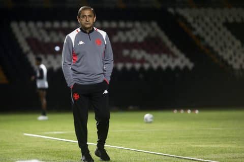 Escalação do Vasco: contra o América-MG, Ramón Diaz repete o time pela primeira vez
