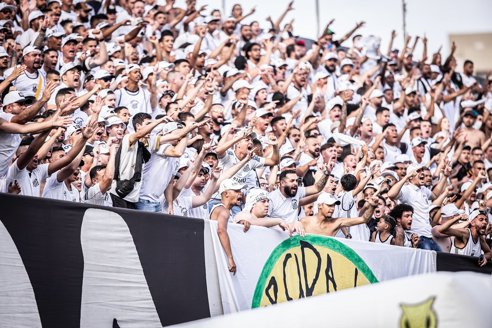 Santos: torcida esgota ingressos e ser&aacute; o principal refor&ccedil;o contra o Cruzeiro