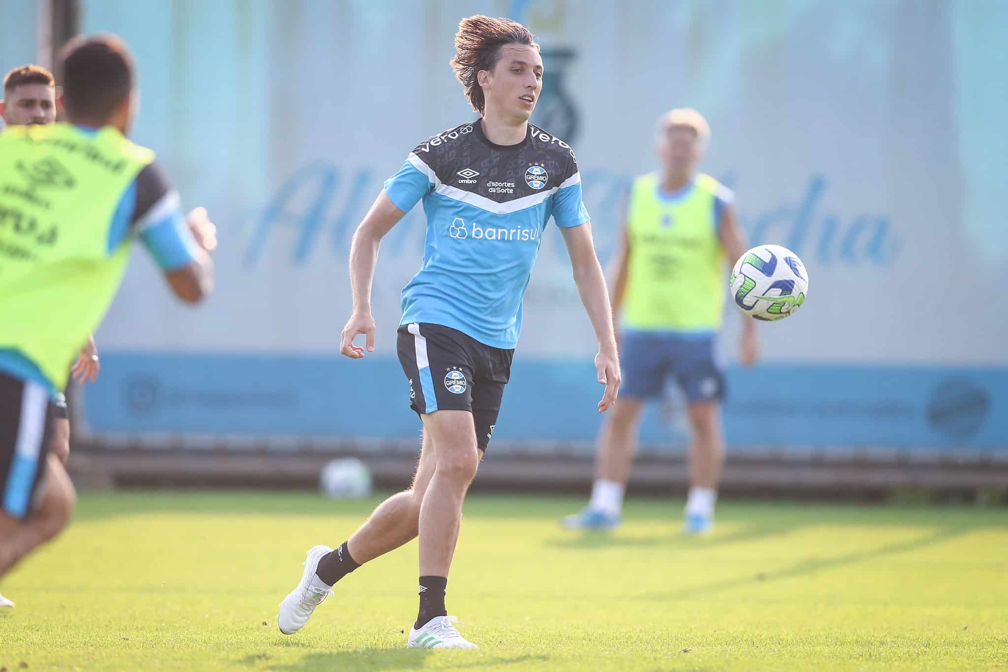 Ainda sem Geromel, Gr&ecirc;mio divulga relacionados para enfrentar o Palmeiras