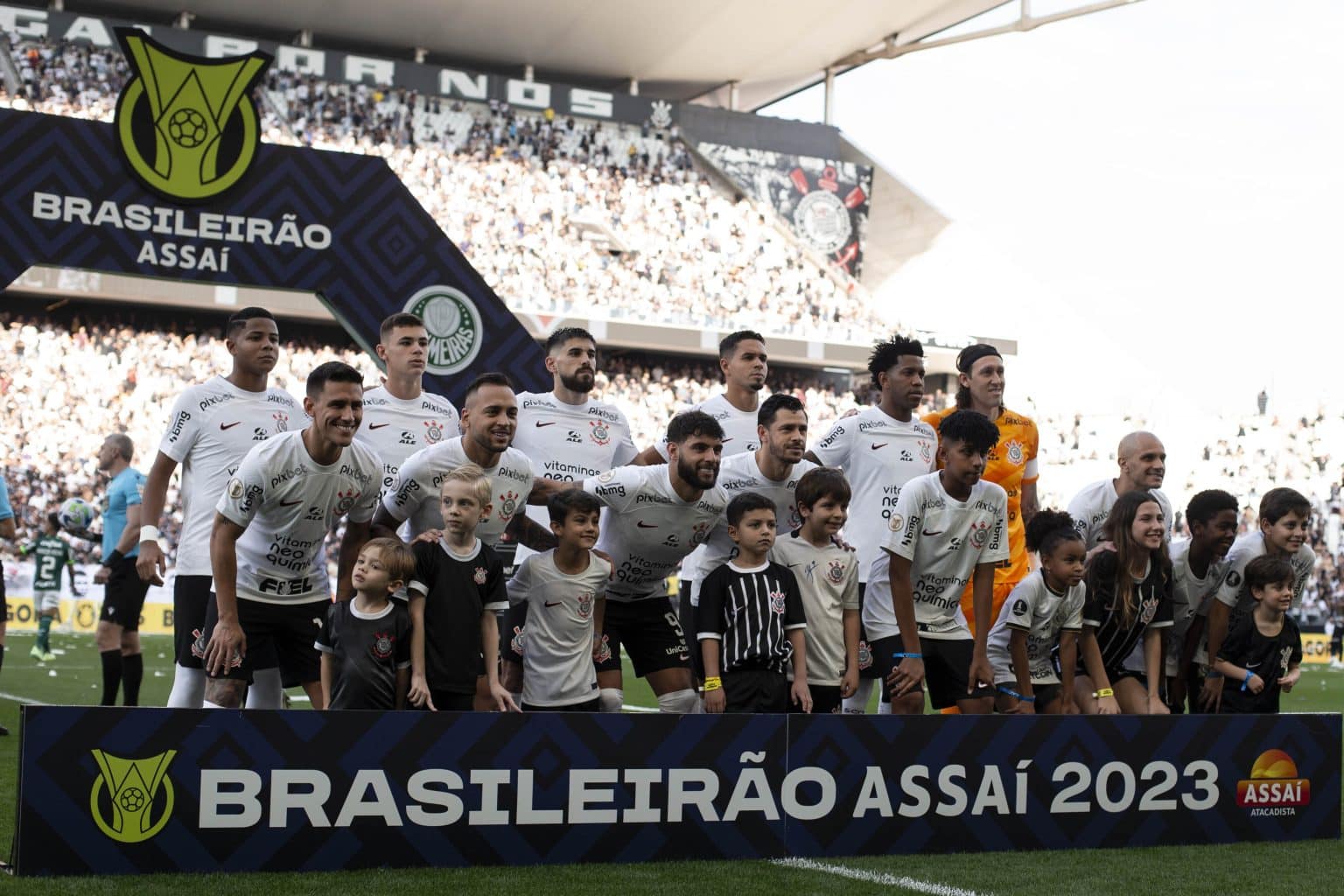 Corinthians: torcedores criticam valor arrecadado com vendas de jovens