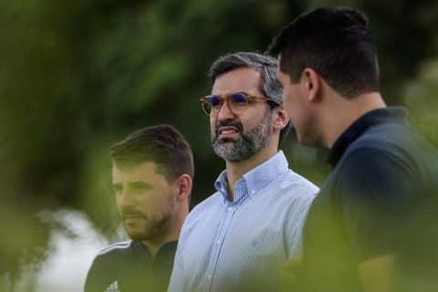 Maior &iacute;dolo da hist&oacute;ria do Cruzeiro: CEO d&aacute; resposta pol&ecirc;mica e web reage