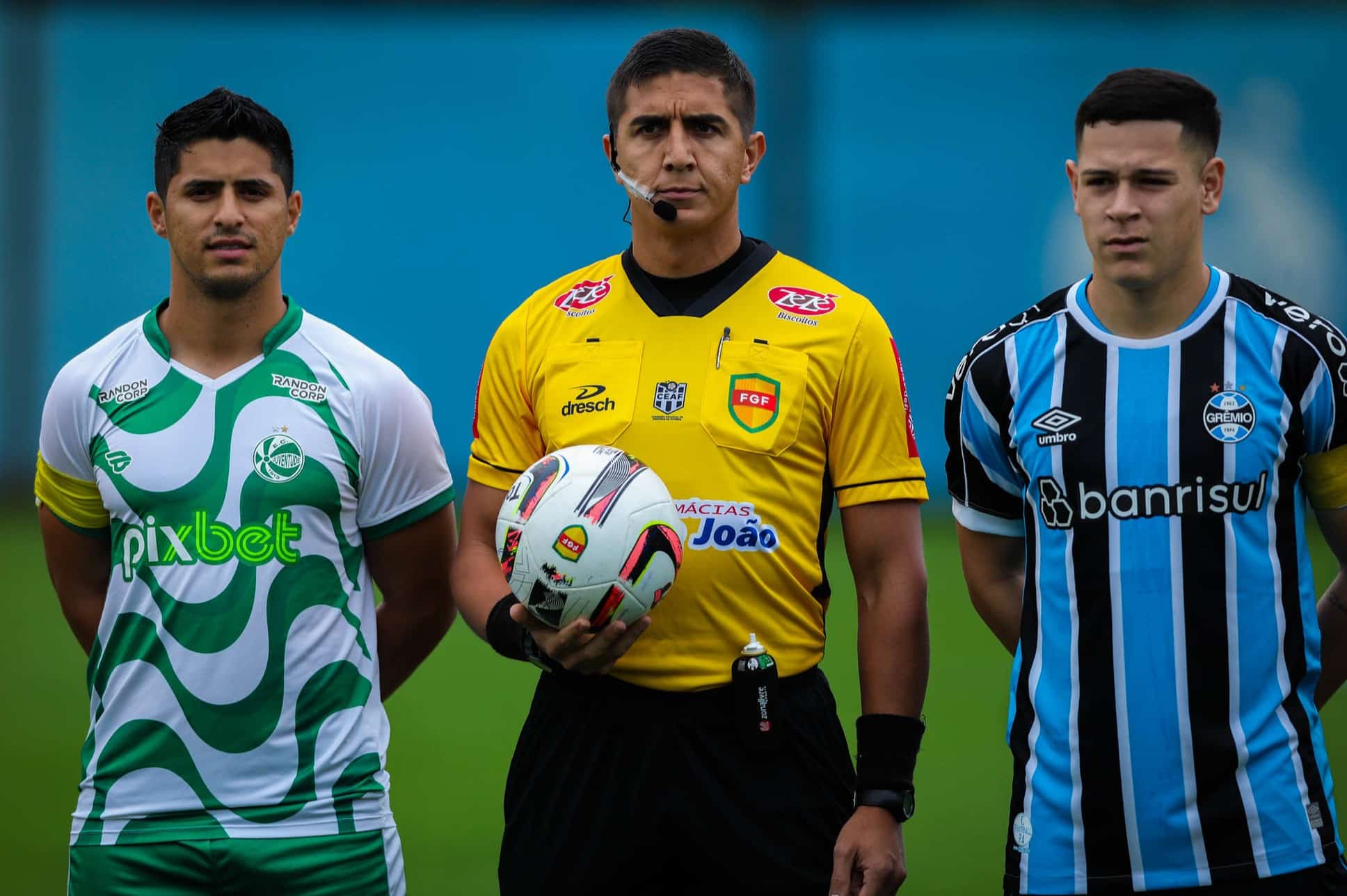 Gr&ecirc;mio renova com zagueiro at&eacute; 2026