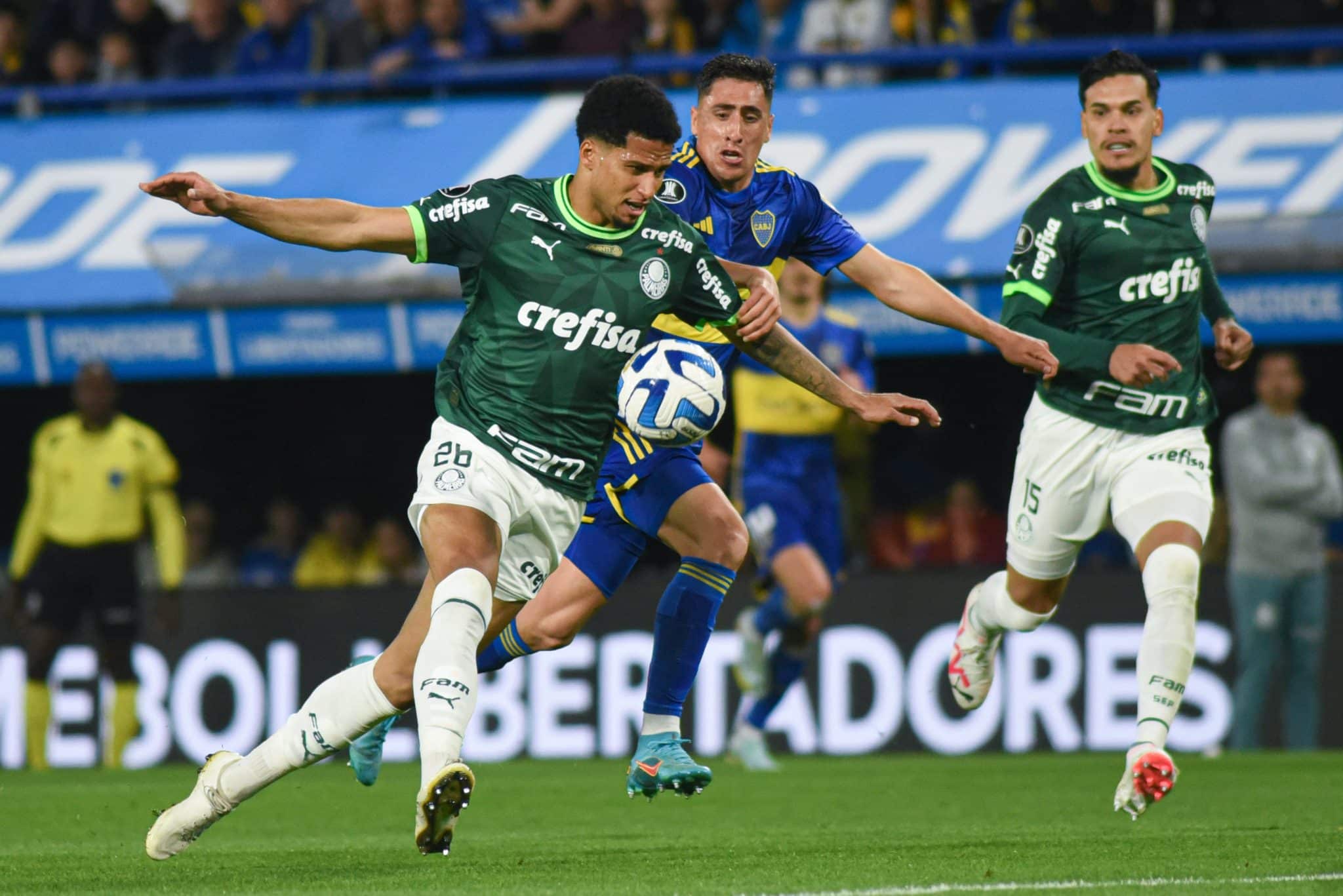 Palmeirenses elogiam exibi&ccedil;&atilde;o de Gustavo G&oacute;mez diante do Boca: &ldquo;Deus da zaga&rdquo;