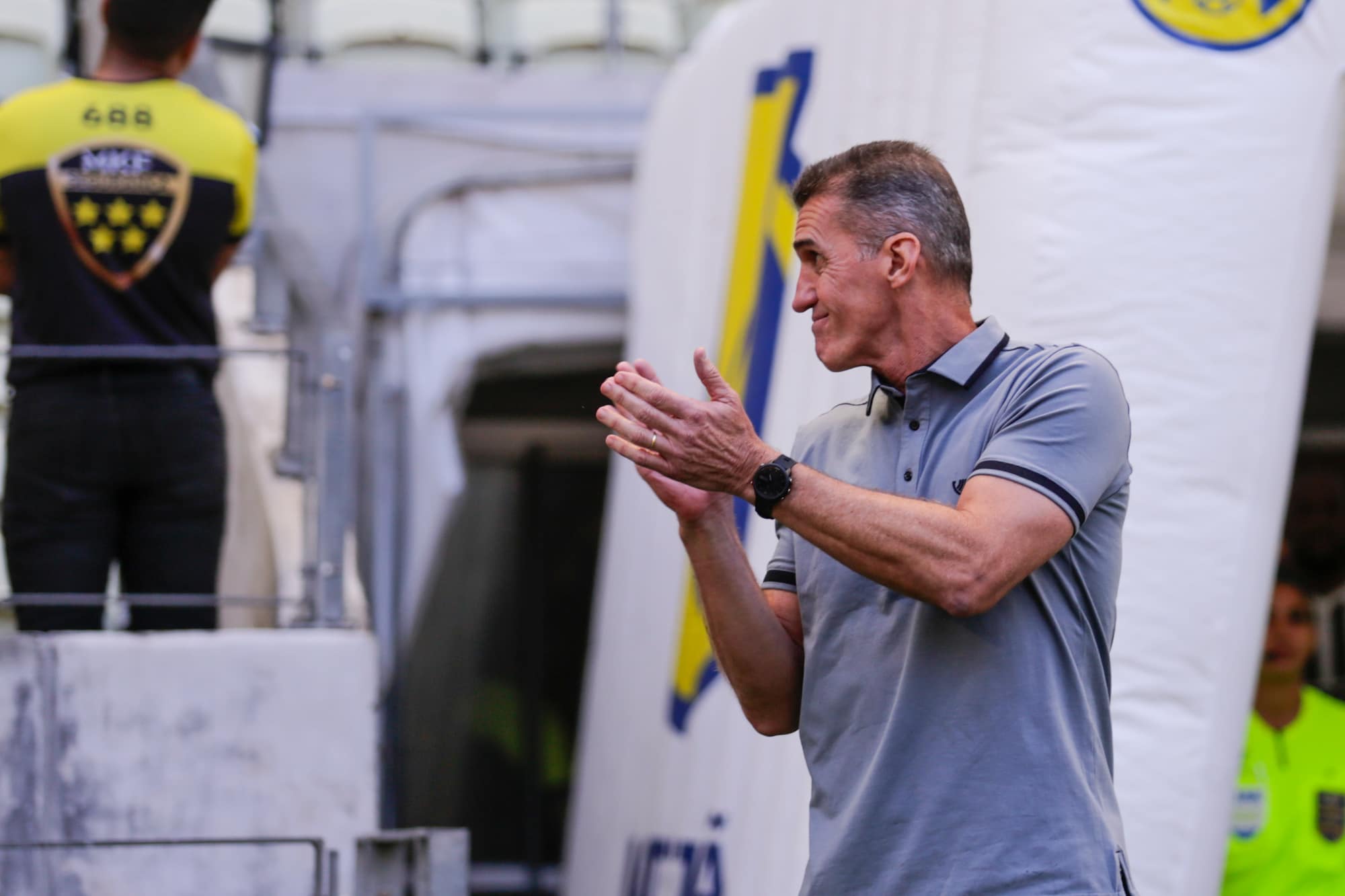 Vagner Mancini defende t&eacute;cnicos brasileiros na Sele&ccedil;&atilde;o Brasileira e &eacute; criticado nas redes sociais