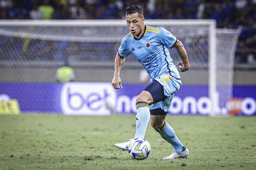 Cruzeiro recebe proposta milion&aacute;ria da R&uacute;ssia por Marlon