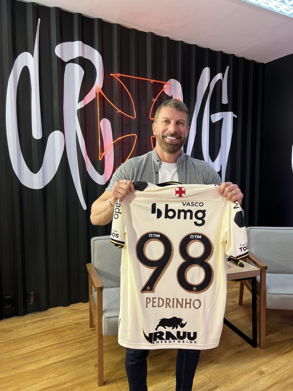 Bem-vindo ao Gigante? Pedrinho deixa Grupo Globo e pode pintar no Vasco