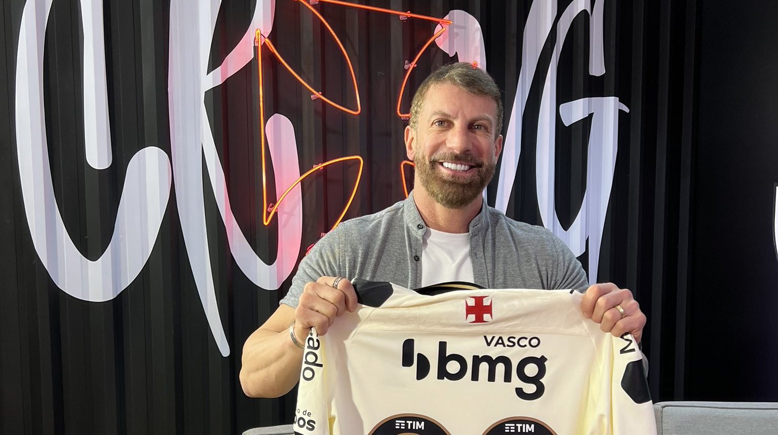 Bem-vindo ao Gigante? Pedrinho deixa Grupo Globo e pode pintar no Vasco