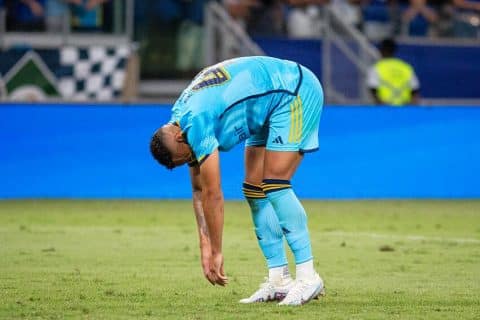 Rafael Elias se machuca e vira desfalque no Cruzeiro; Gilberto &eacute; op&ccedil;&atilde;o