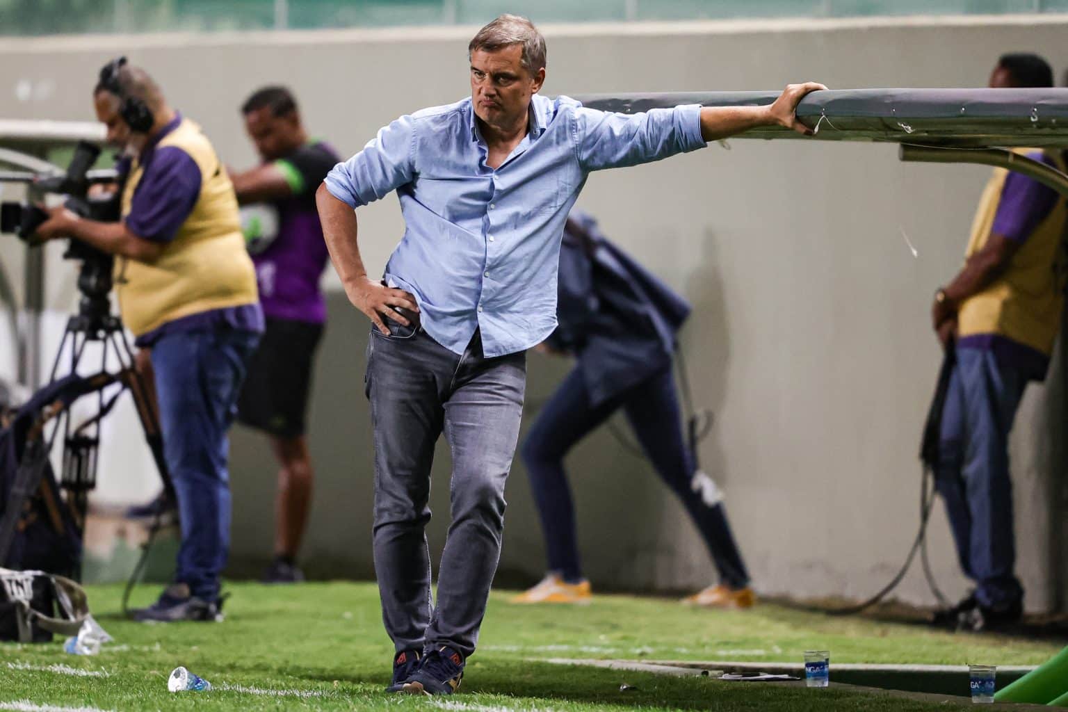 Torcida do Santos critica possibilidade de demiss&atilde;o de Aguirre: &ldquo;cartilha do rebaixamento&rdquo;