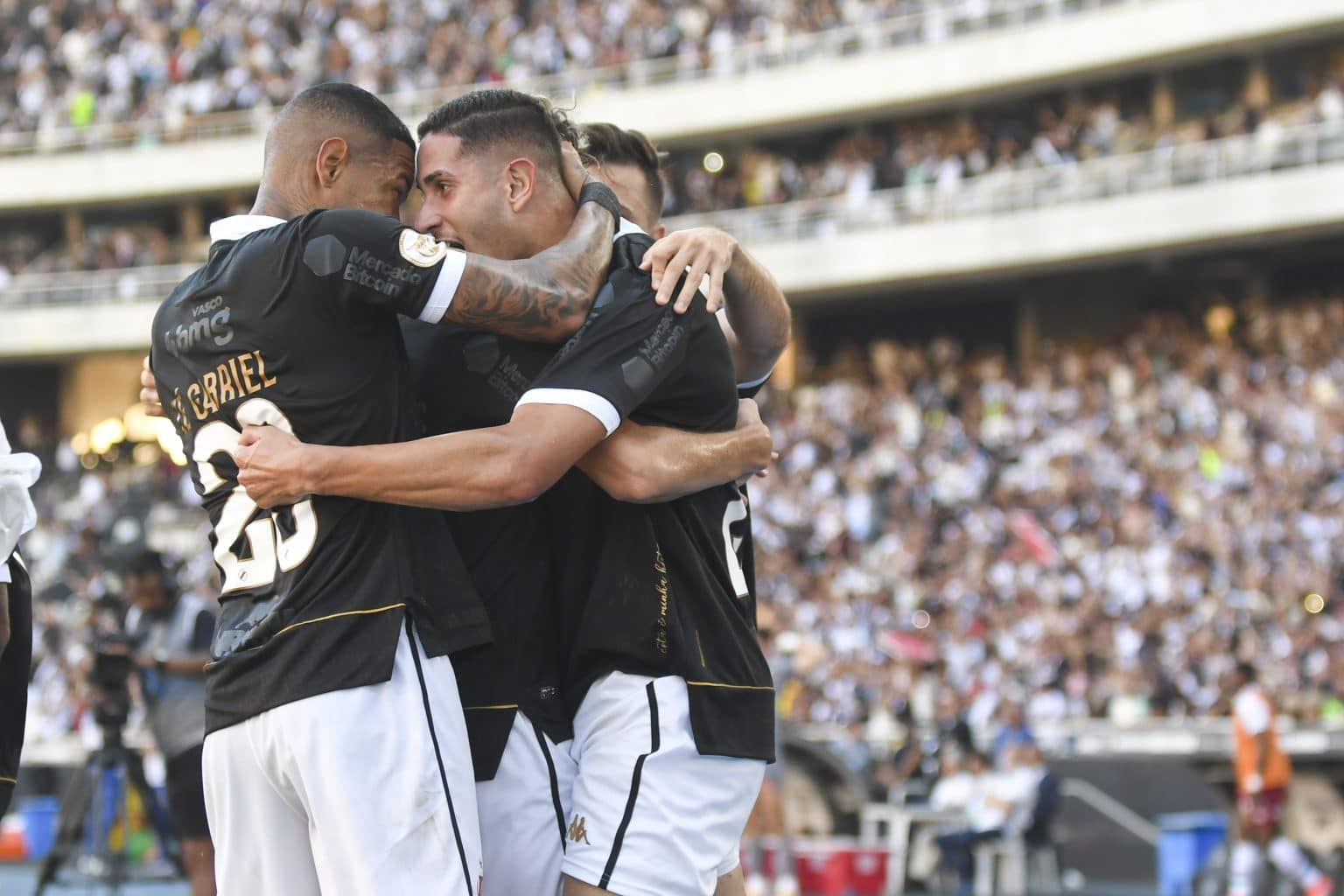 Vasco: Torcida empolga e esgota ingressos para reabertura de S&atilde;o Janu&aacute;rio em poucas horas