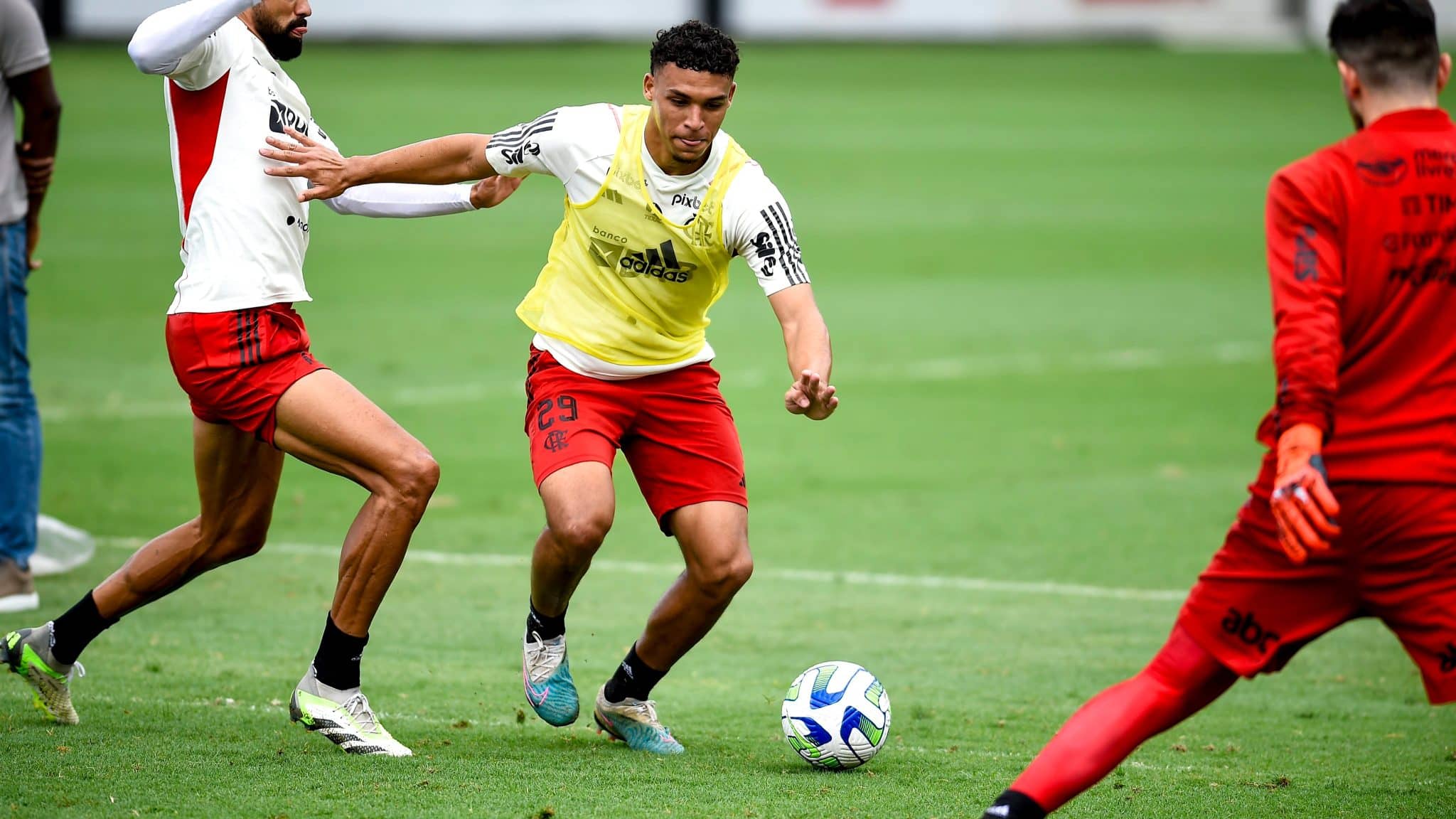 Após folgas, Flamengo se reapresenta com foco na parte física