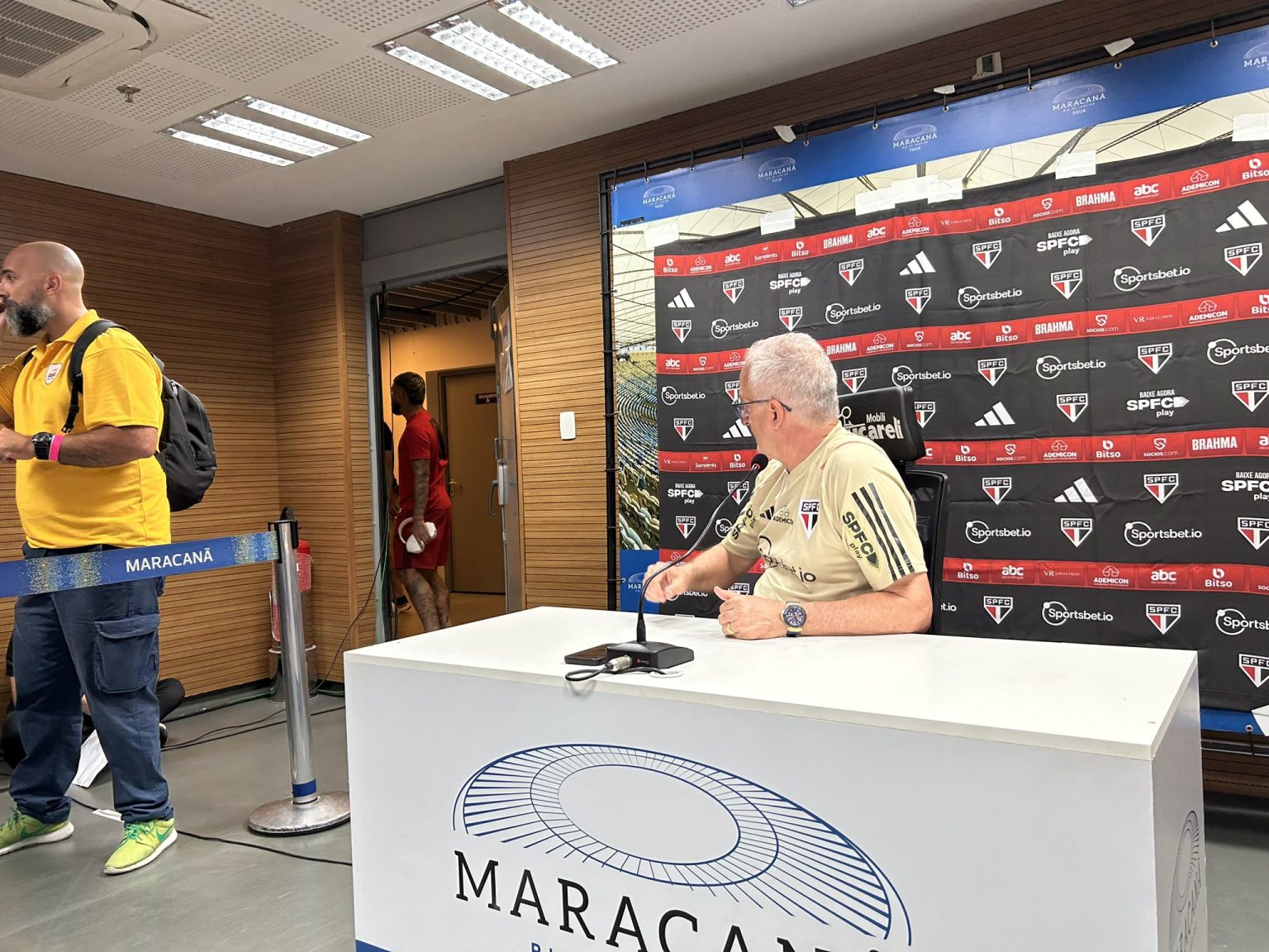 Copa do Brasil: Gabigol manda &lsquo;beijos&rsquo; para Dorival durante coletiva