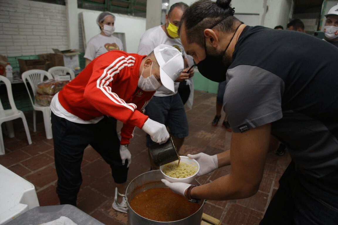 Internacional: D'Alessandro &eacute; parabenizado por estampar a&ccedil;&atilde;o solid&aacute;ria: "gigante nas atitudes"
