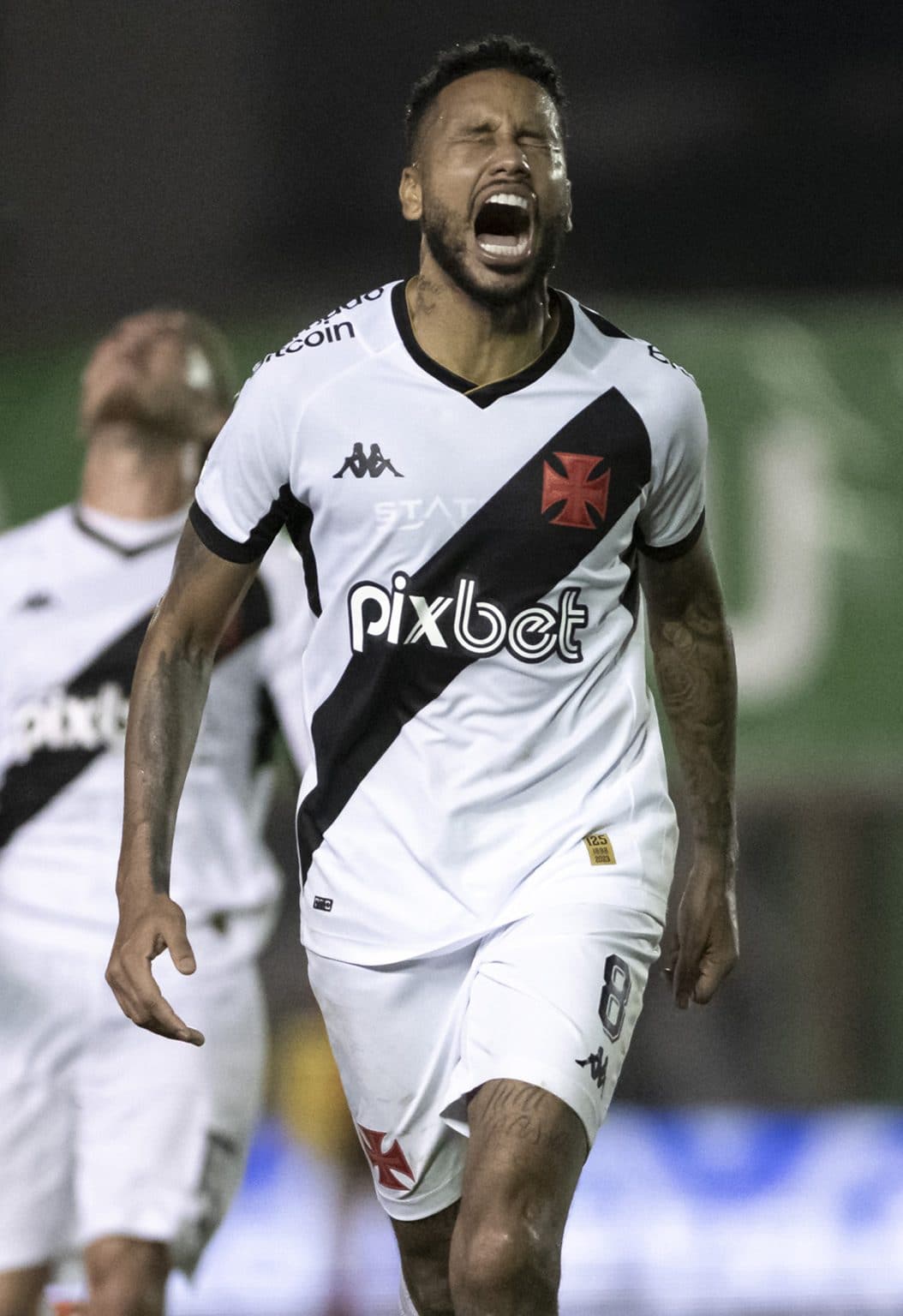 &ldquo;Perd&atilde;o, Jair&rdquo;: Torcida do Vasco se derrete por autor de gol da vit&oacute;ria sobre Am&eacute;rica-MG