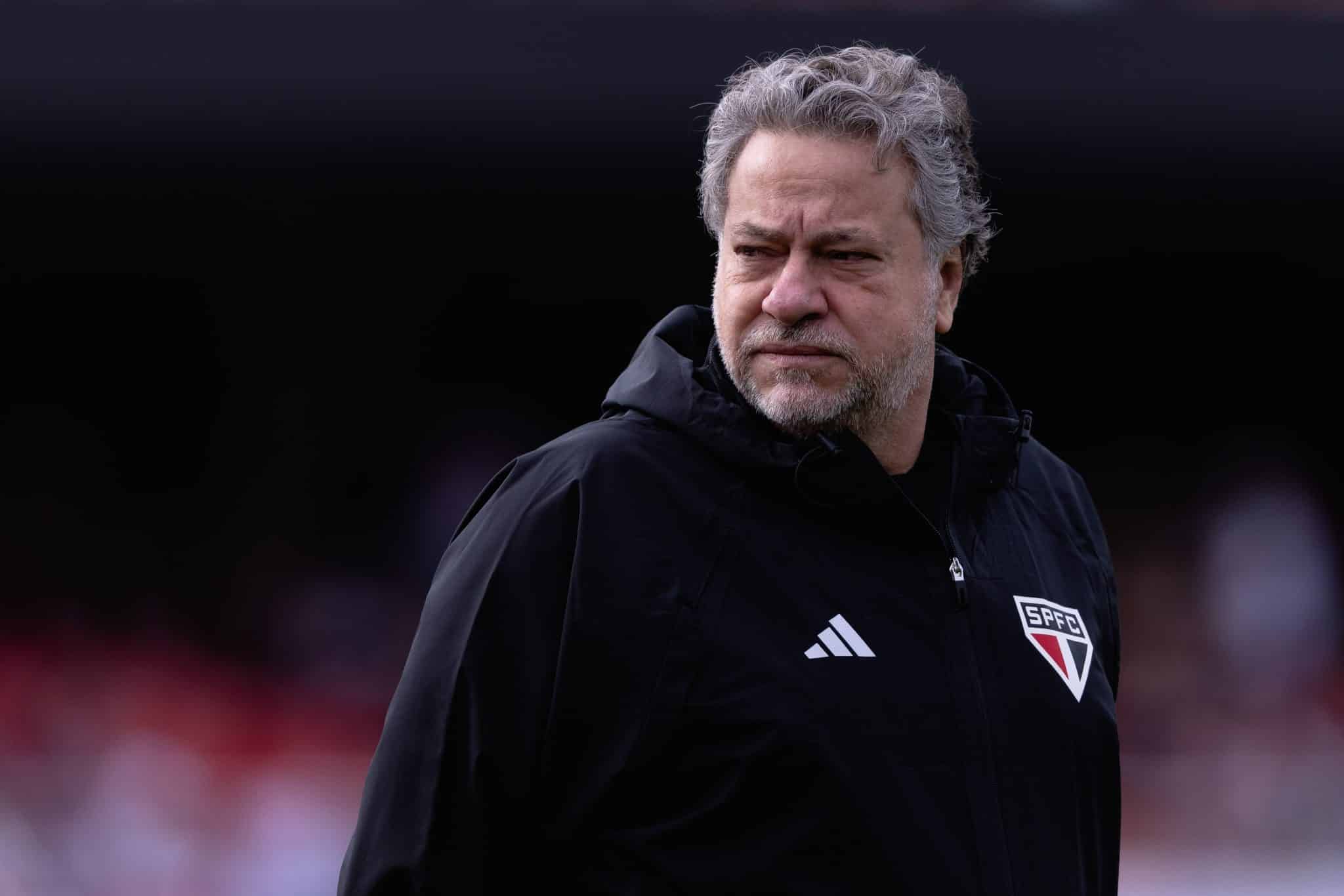 S&atilde;o Paulo: Presidente Julio Casares &lsquo;foge&rsquo; de pergunta sobre ingressos e irrita torcida