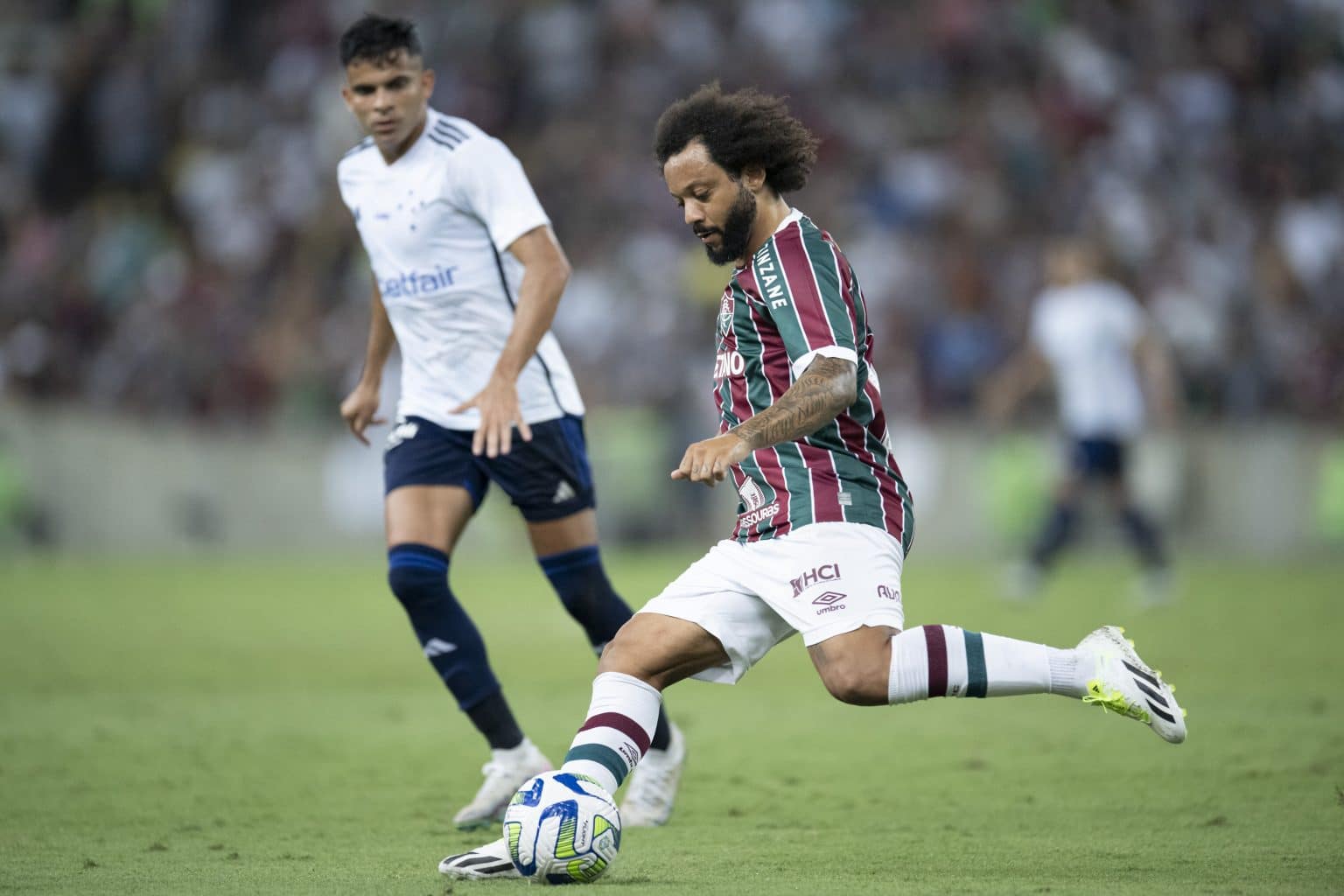 Fluminense: Marcelo &lsquo;desfila&rsquo; em campo contra o Cruzeiro e tricolores sugerem nova posi&ccedil;&atilde;o ao lateral