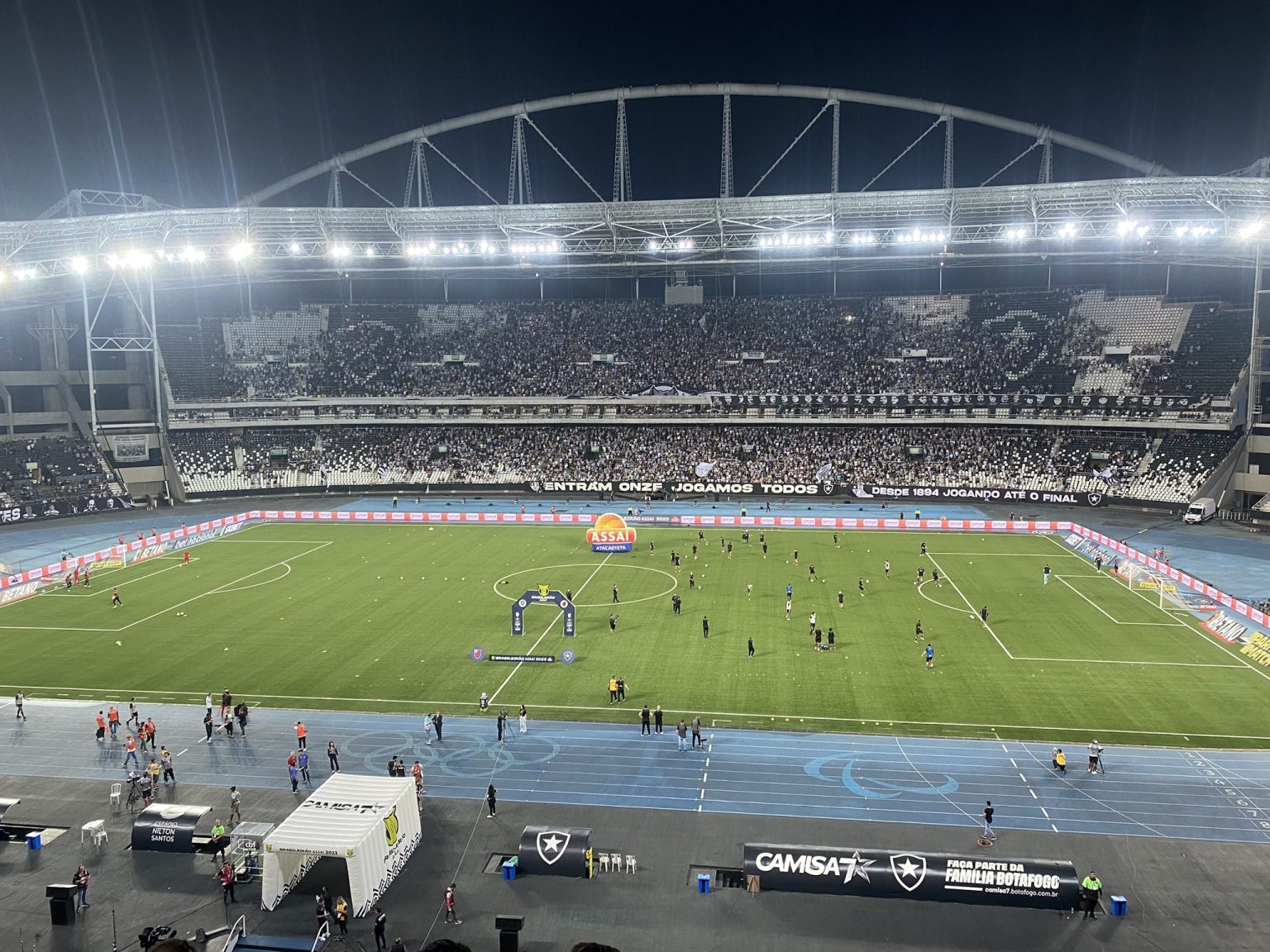 Cl&aacute;ssico no RJ: Confronto entre organizadas de Flamengo e Botafogo termina em pris&otilde;es