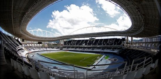 Botafogo pode ficar sem o Nilton Santos em sequência na reta final do Brasileiro