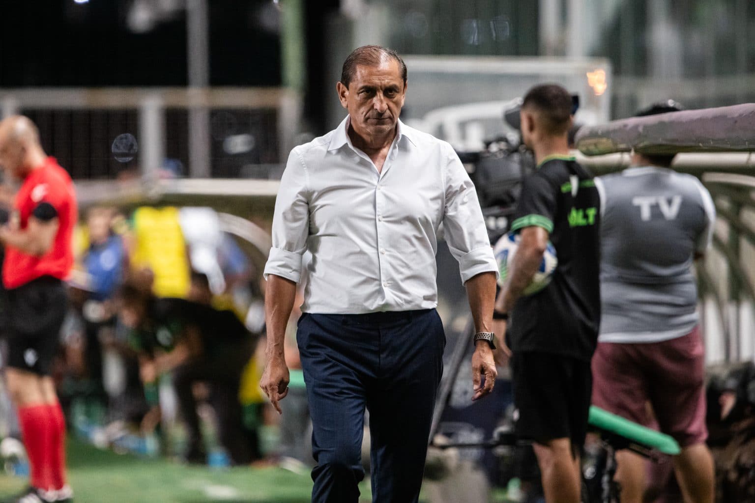 &ldquo;No va a bajar!&rdquo;: Frase de Ram&oacute;n D&iacute;az repercute entre cruzmaltinos em meio &agrave; arrancada do Vasco