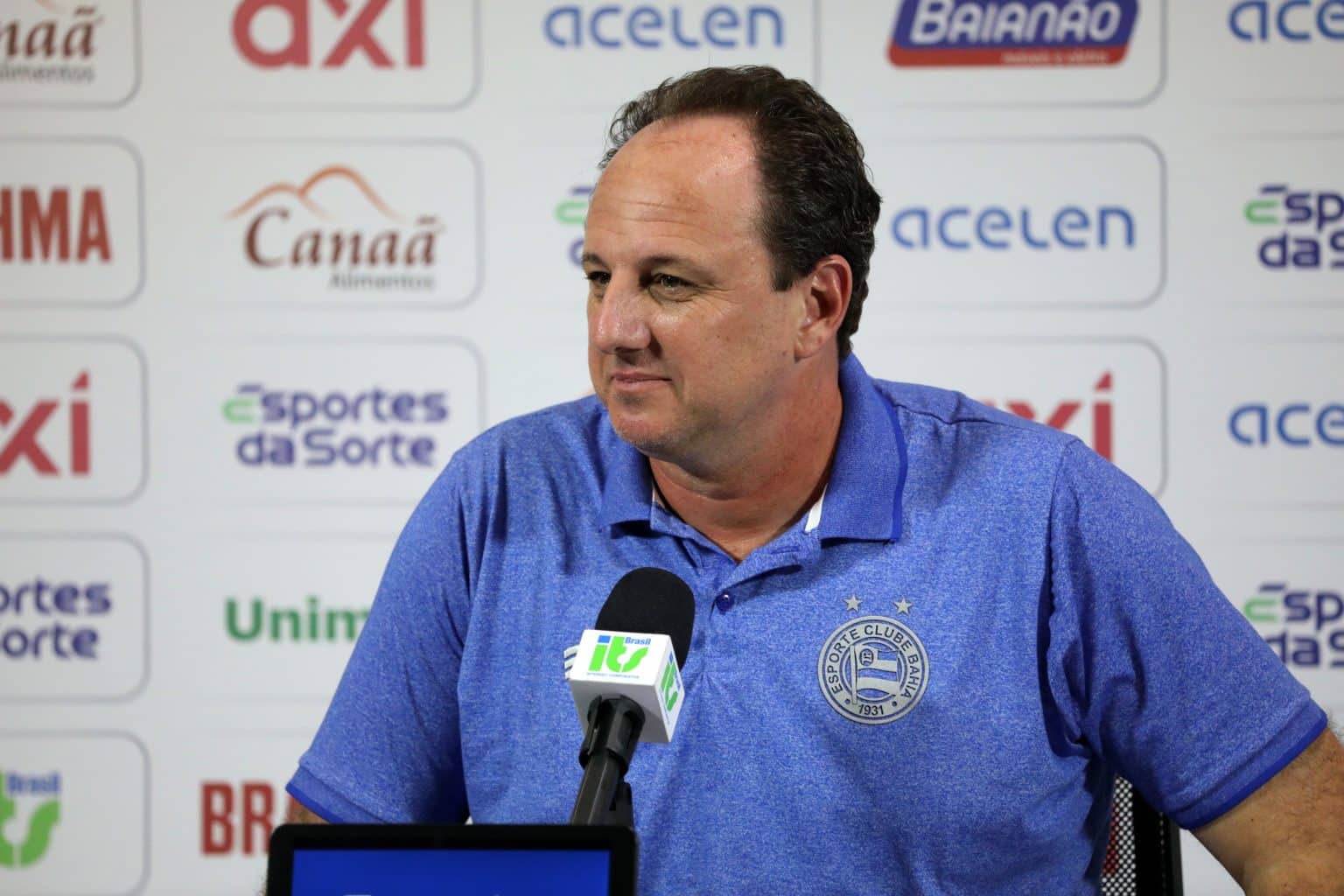 Bahia: Ceni brinca com jornalista desafeto de Renato Paiva e arranca gargalhadas em apresenta&ccedil;&atilde;o