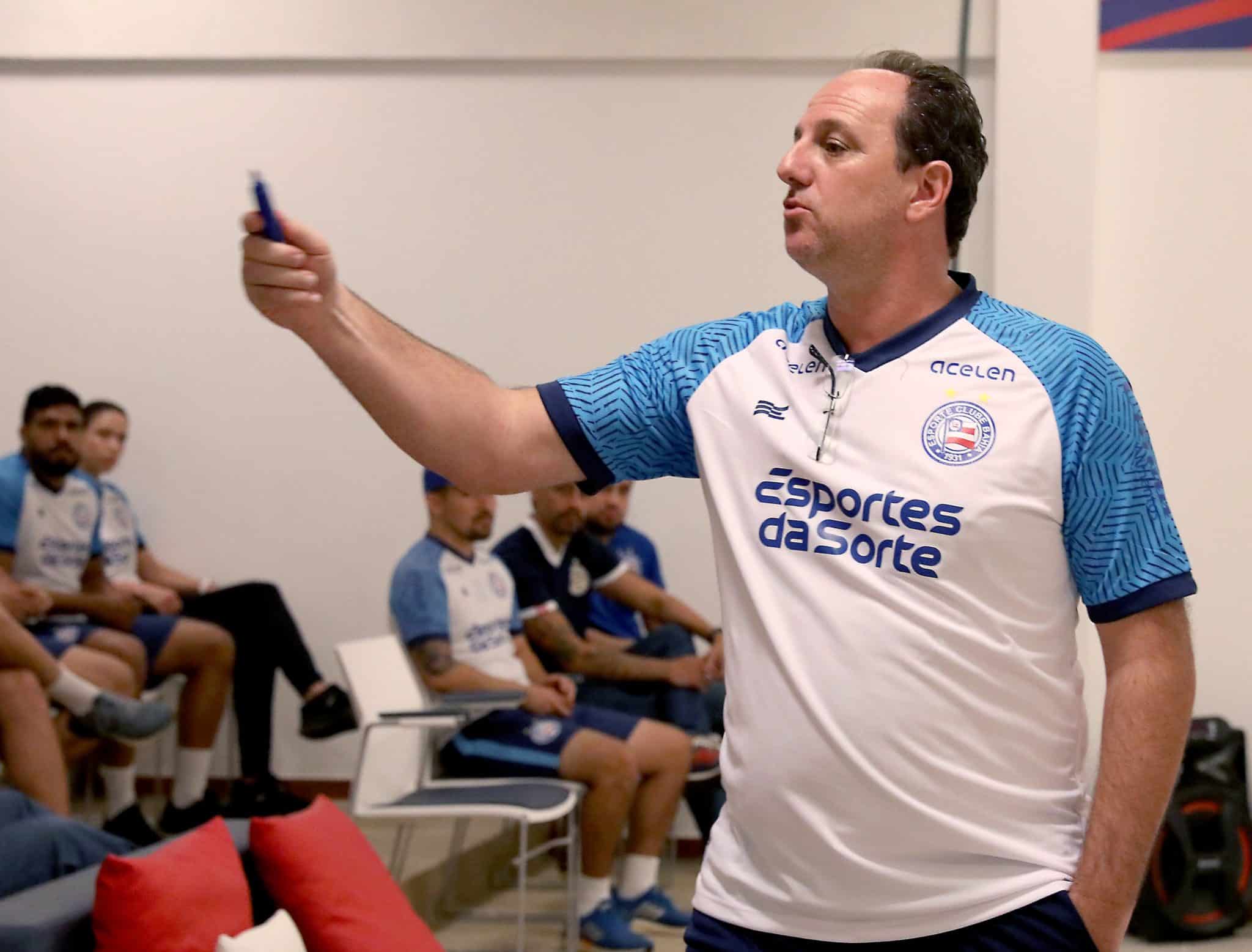 S&atilde;o-paulinos fazem 'pedido' a torcedores do Bahia ap&oacute;s Rog&eacute;rio Ceni fechar com Tricolor de A&ccedil;o