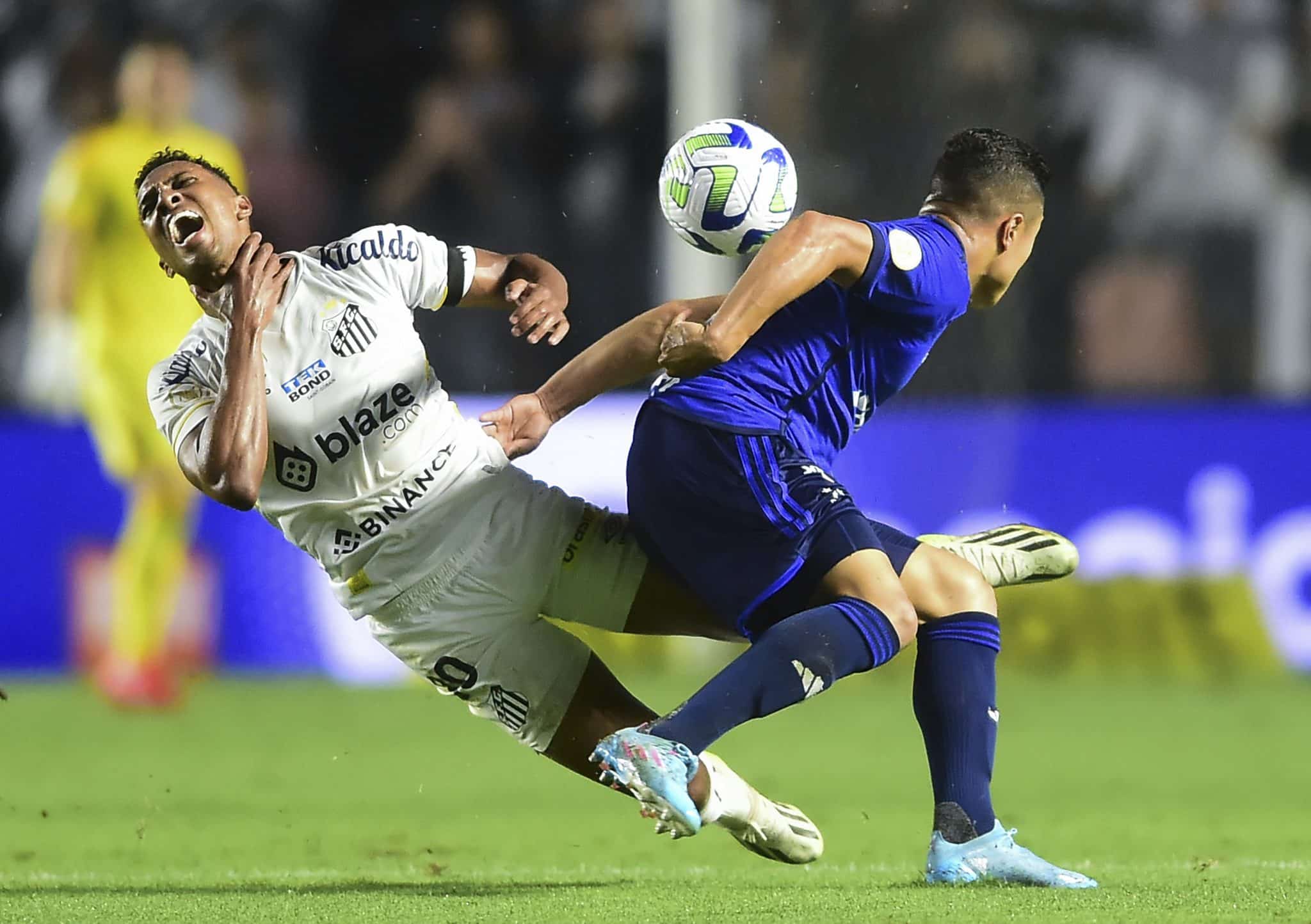 Santos: Irritados com diretoria, torcedores pedem volta de Carille