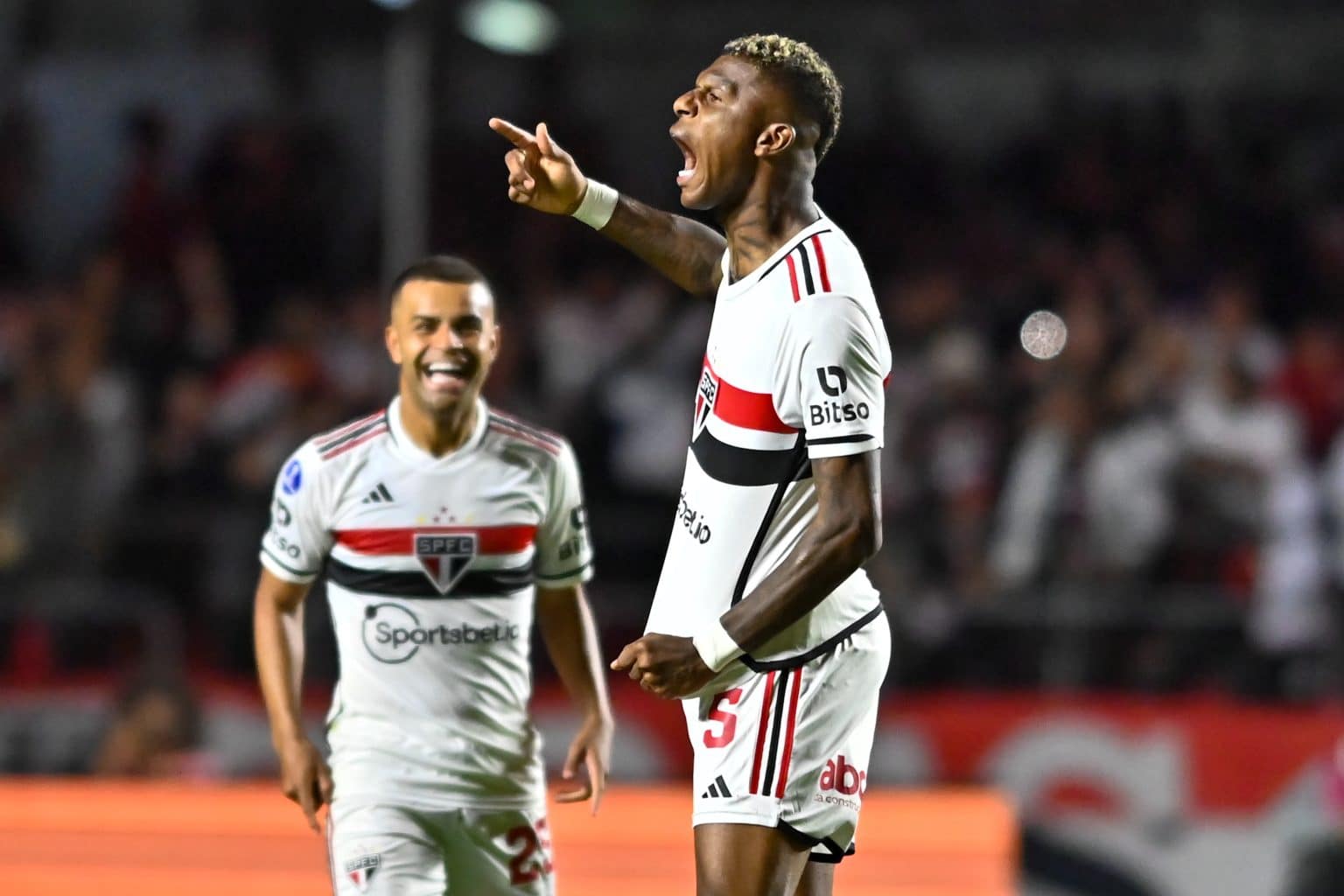 S&atilde;o Paulo: Arboleda viaja para o Rio e pode jogar final da Copa do Brasil