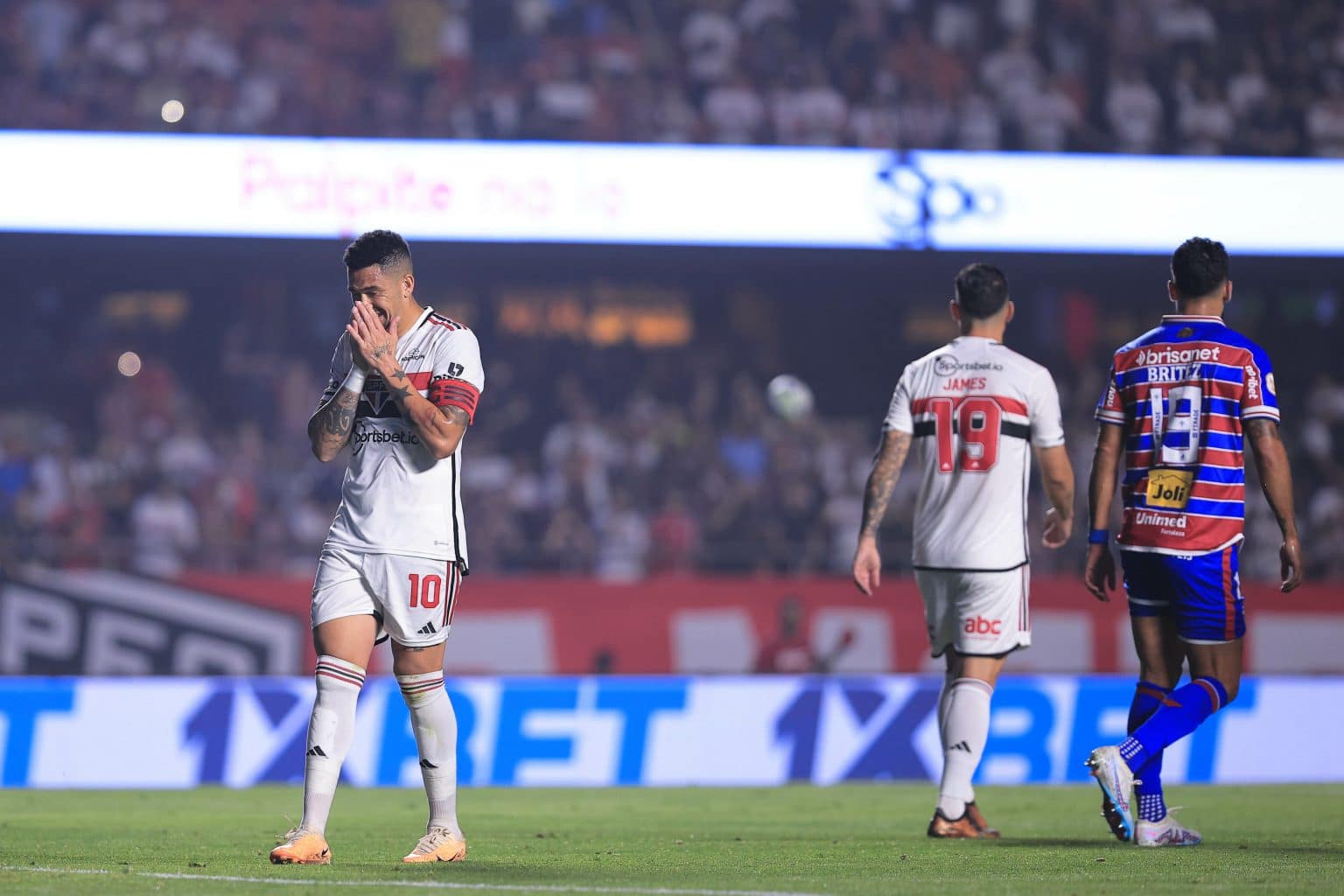 São Paulo: Outra derrota no Brasileirão faz tricolores temerem Z4