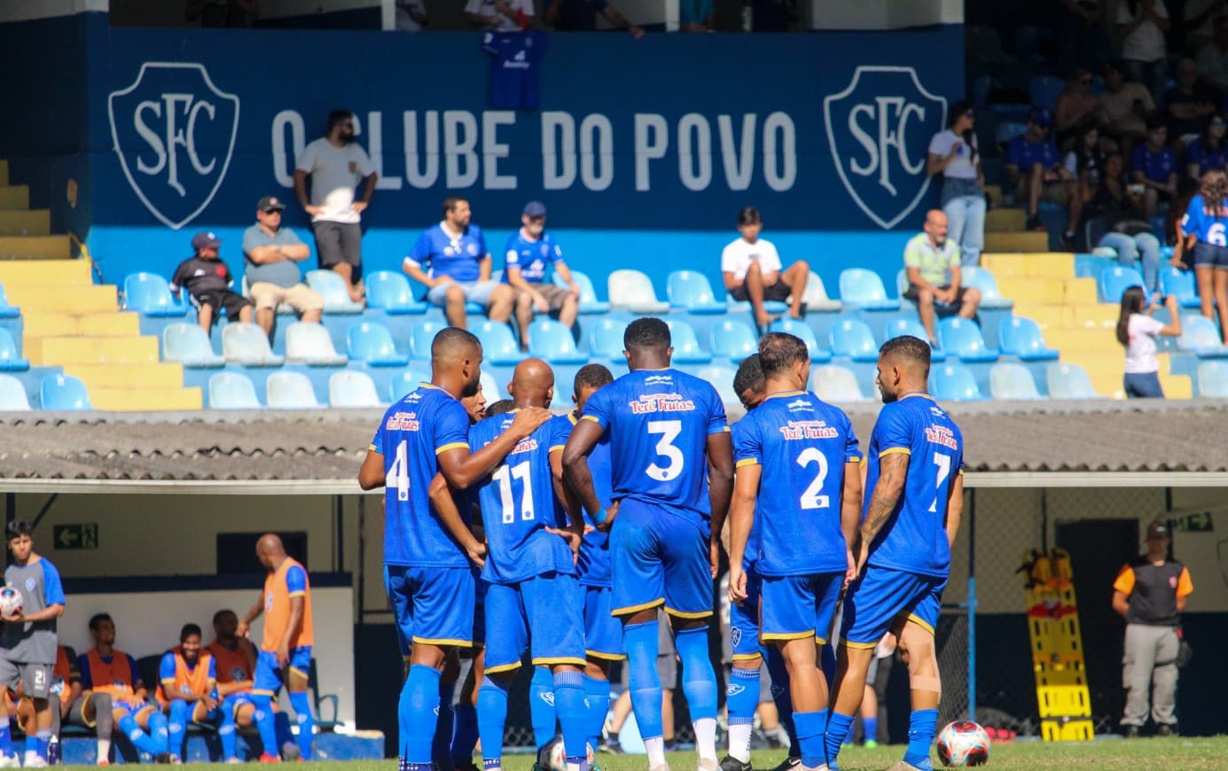 Filho de Edmundo como goleiro e emo&ccedil;&atilde;o no fim: Copa Rio tem jogo inusitado
