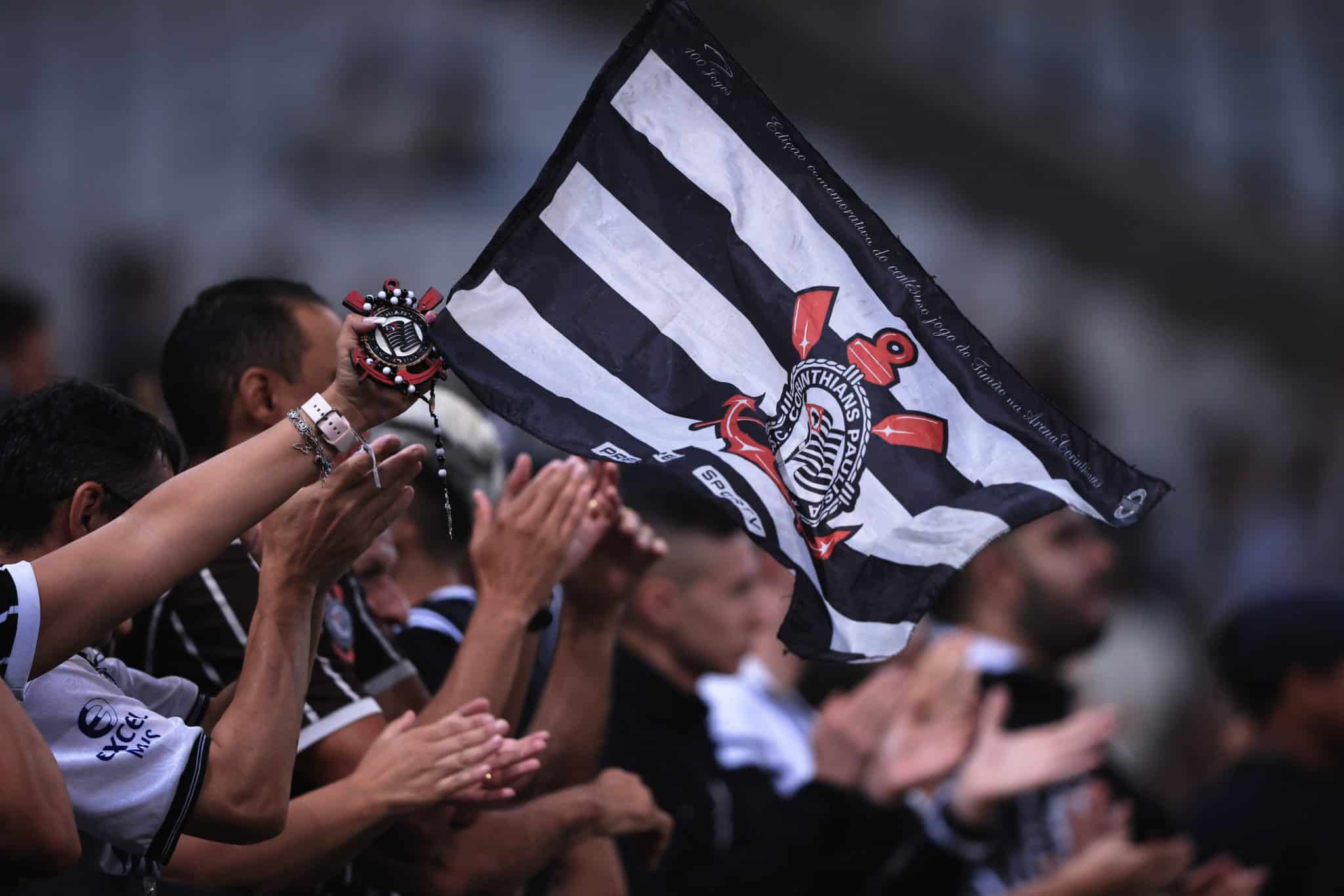 Corinthians: torcedores reprovam nova terceira camisa do clube; veja imagens