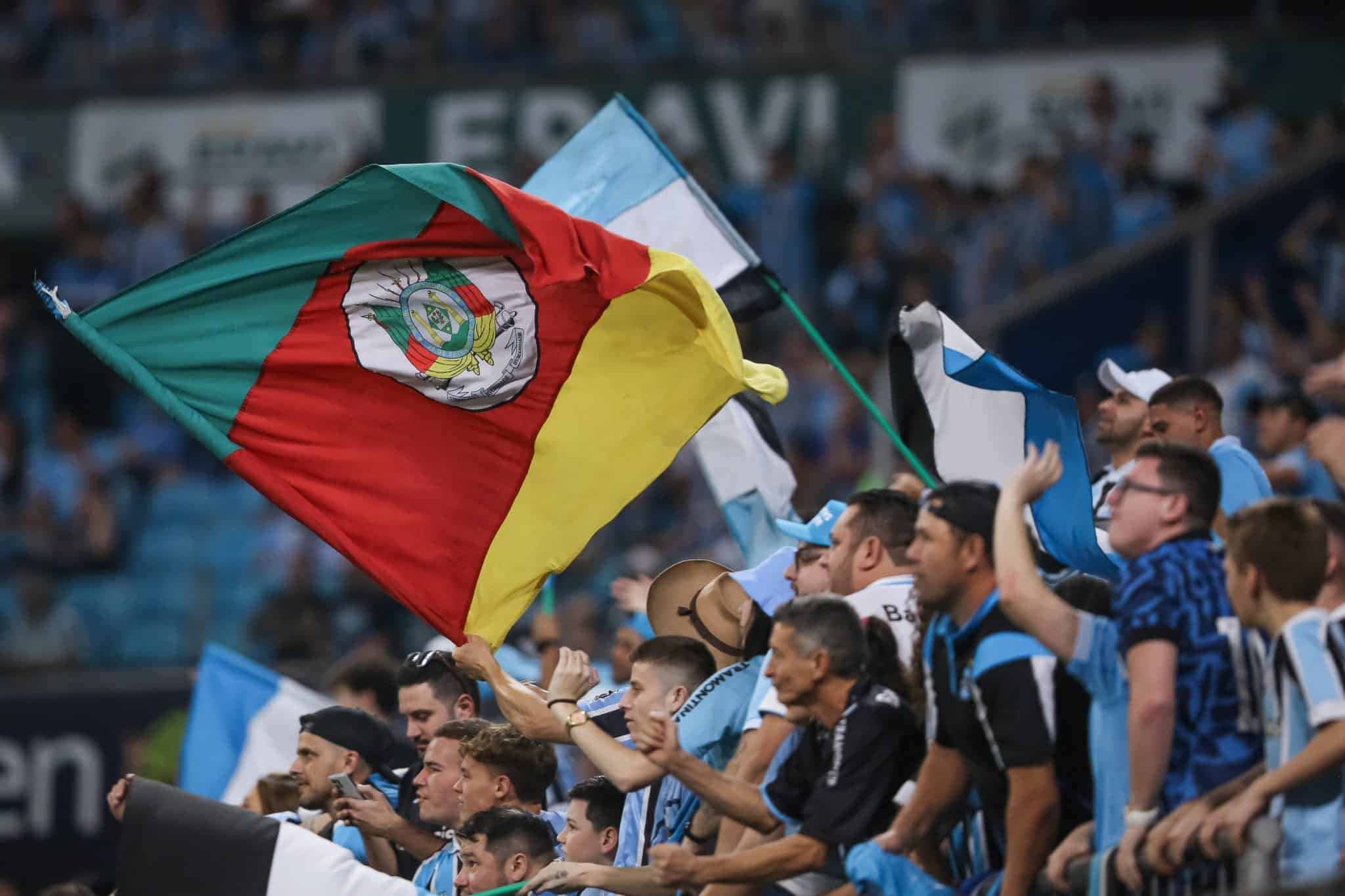 &ldquo;Valeu, filho&rdquo;: mensagem de parab&eacute;ns do Internacional ao Gr&ecirc;mio vira meme entre tricolores