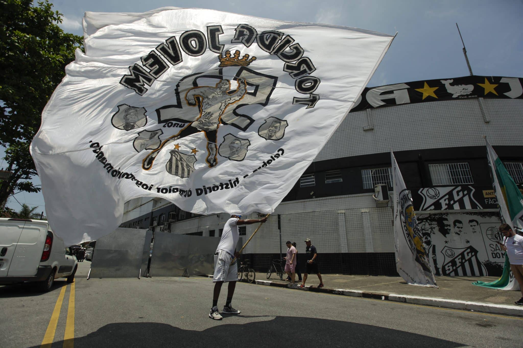 Santos: chegada de novo volante &eacute; vista com bons olhos pela torcida
