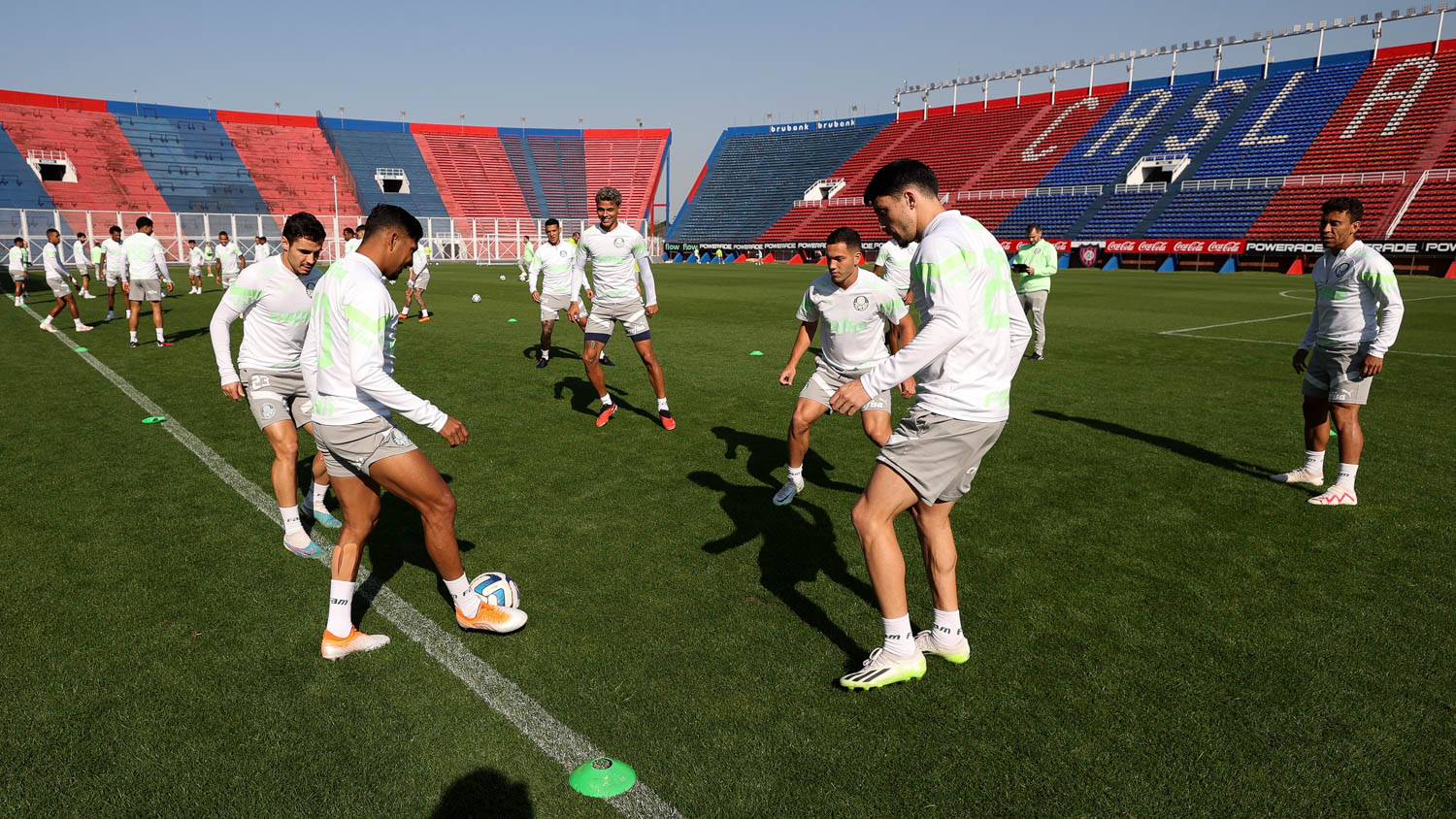 Abel indica escala&ccedil;&atilde;o e Palmeiras encerra prepara&ccedil;&atilde;o para semifinal contra o Boca