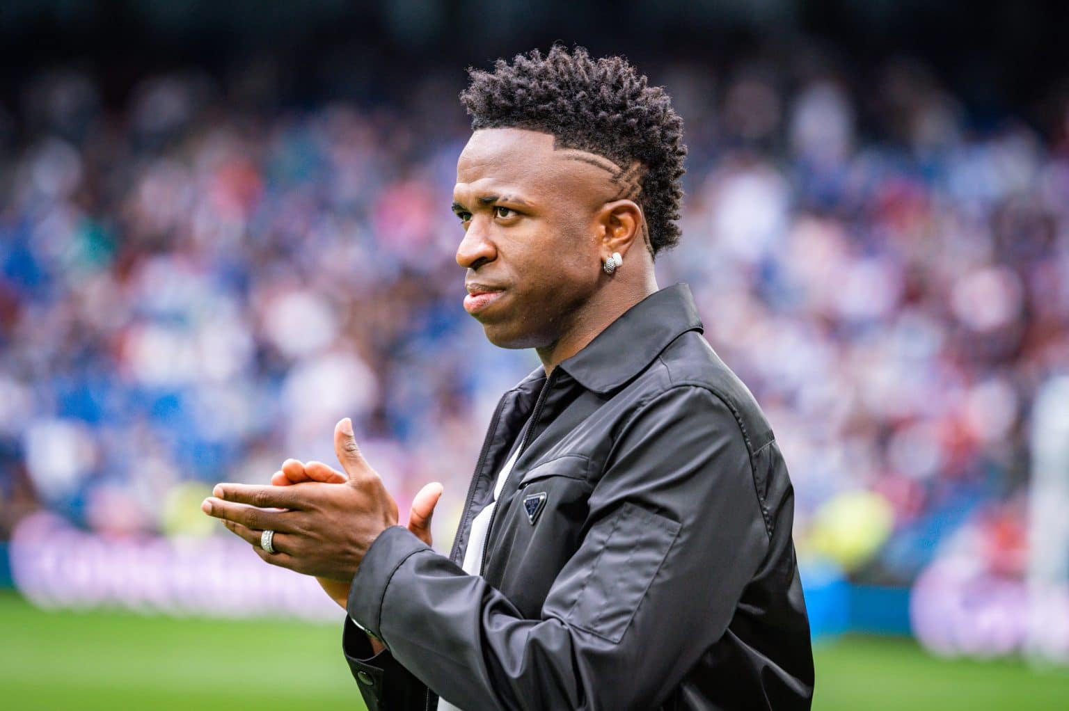 &lsquo;Eu nasci Flamengo&rsquo;: Vinicius Junior compartilha v&iacute;deo antigo e se declara ao ex-clube